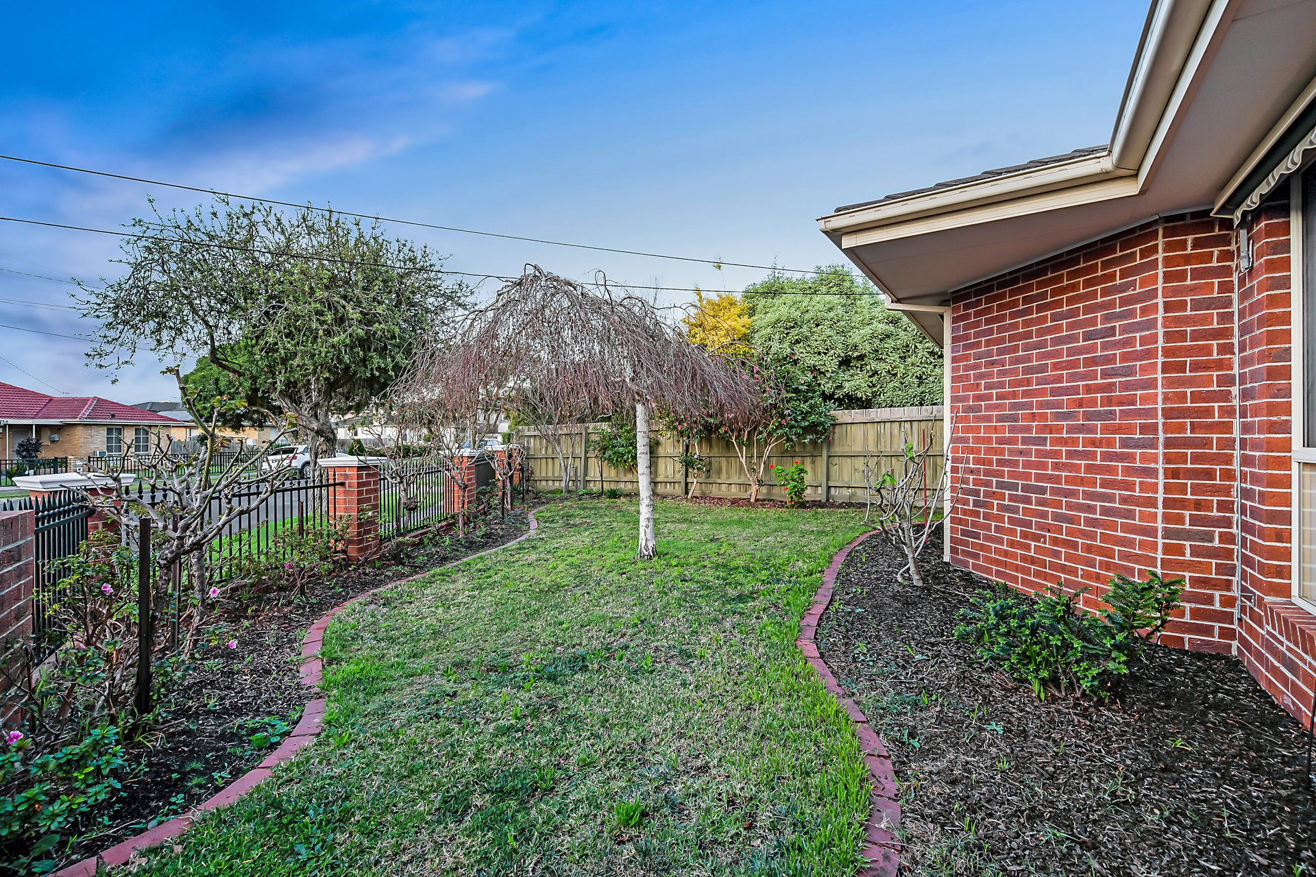 1/21 Fernhurst Drive, Glen Waverley image 14