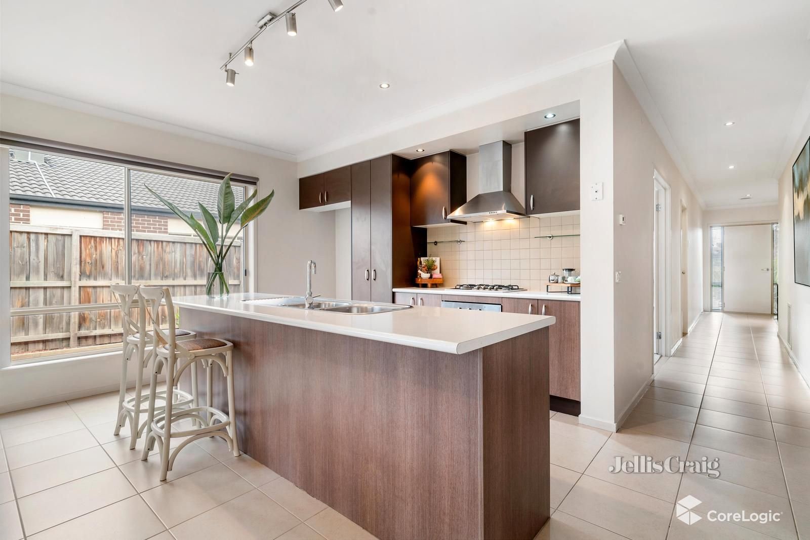 121 Gordons Road, South Morang image 2