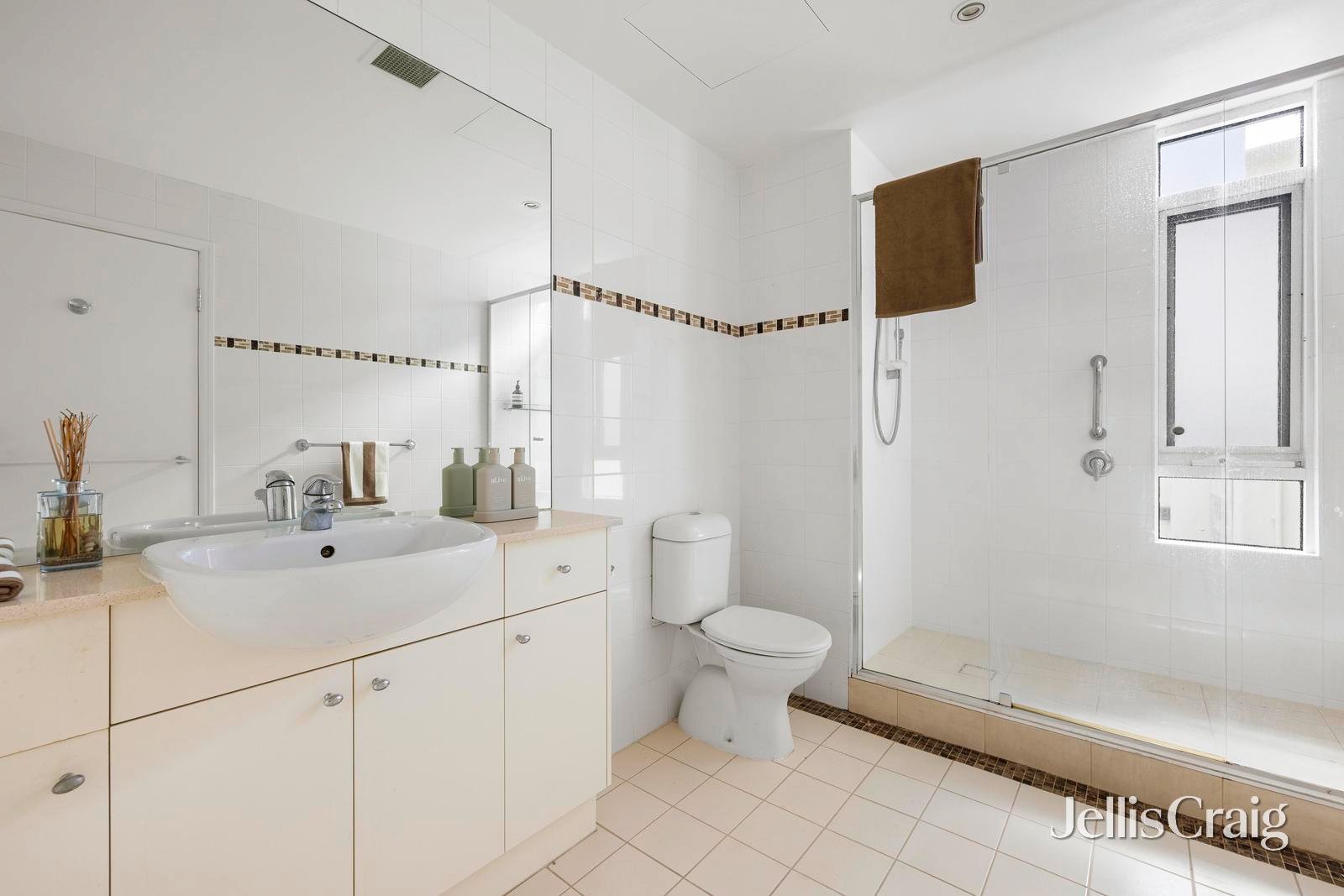 12/1 Graham Street, Port&nbsp;Melbourne image 8