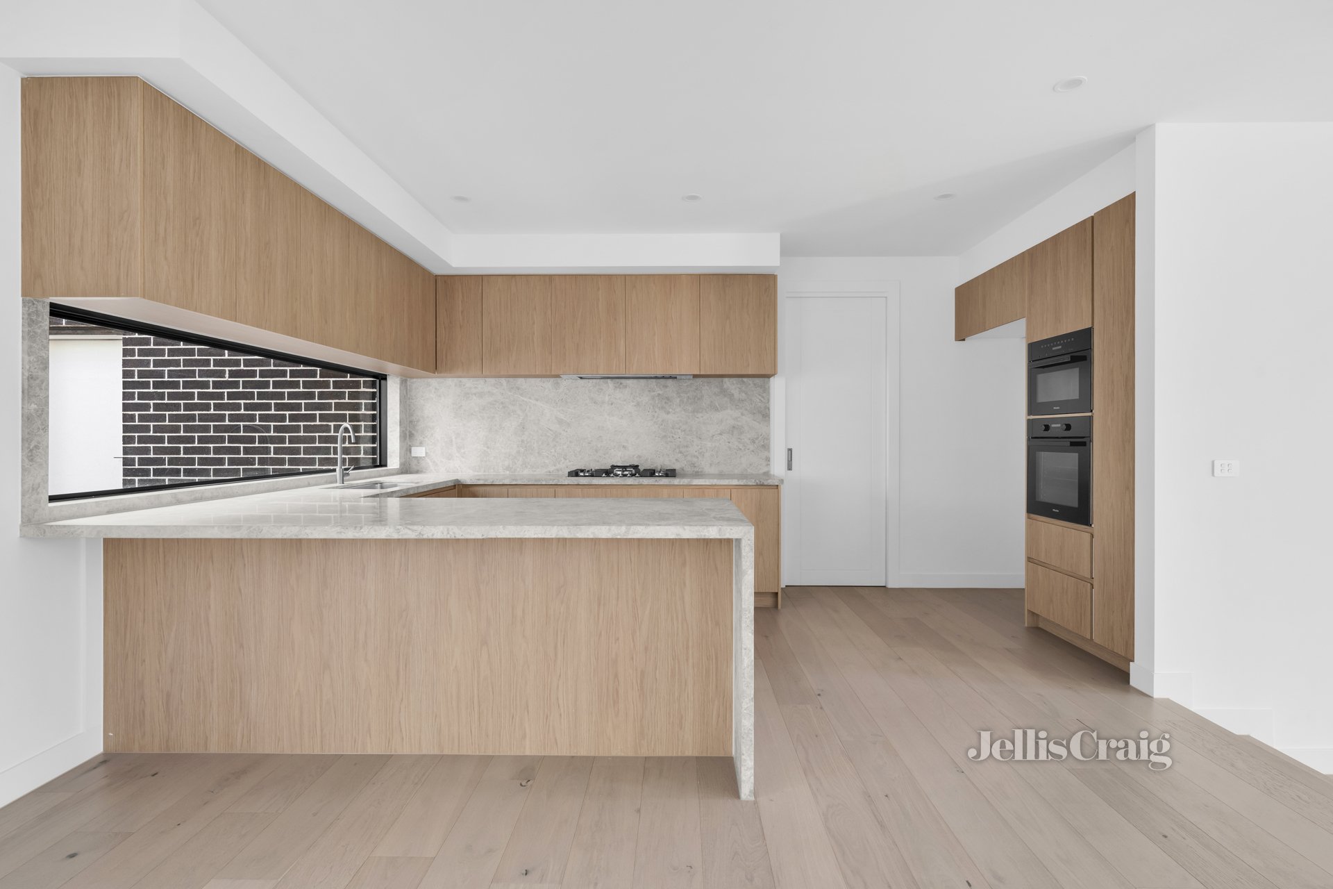 1/21 Inverell Avenue, Mount Waverley image 3