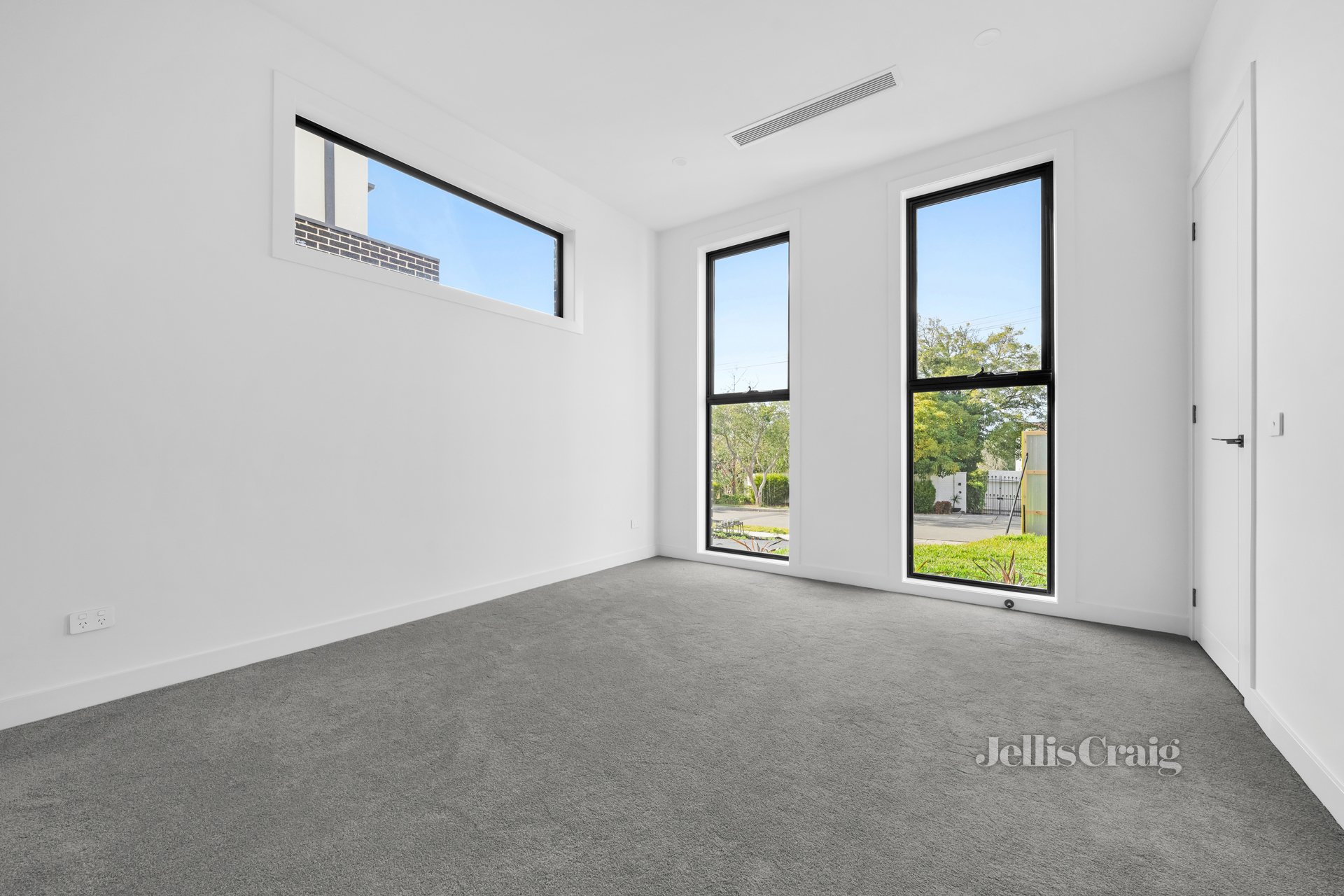 1/21 Inverell Avenue, Mount Waverley image 6