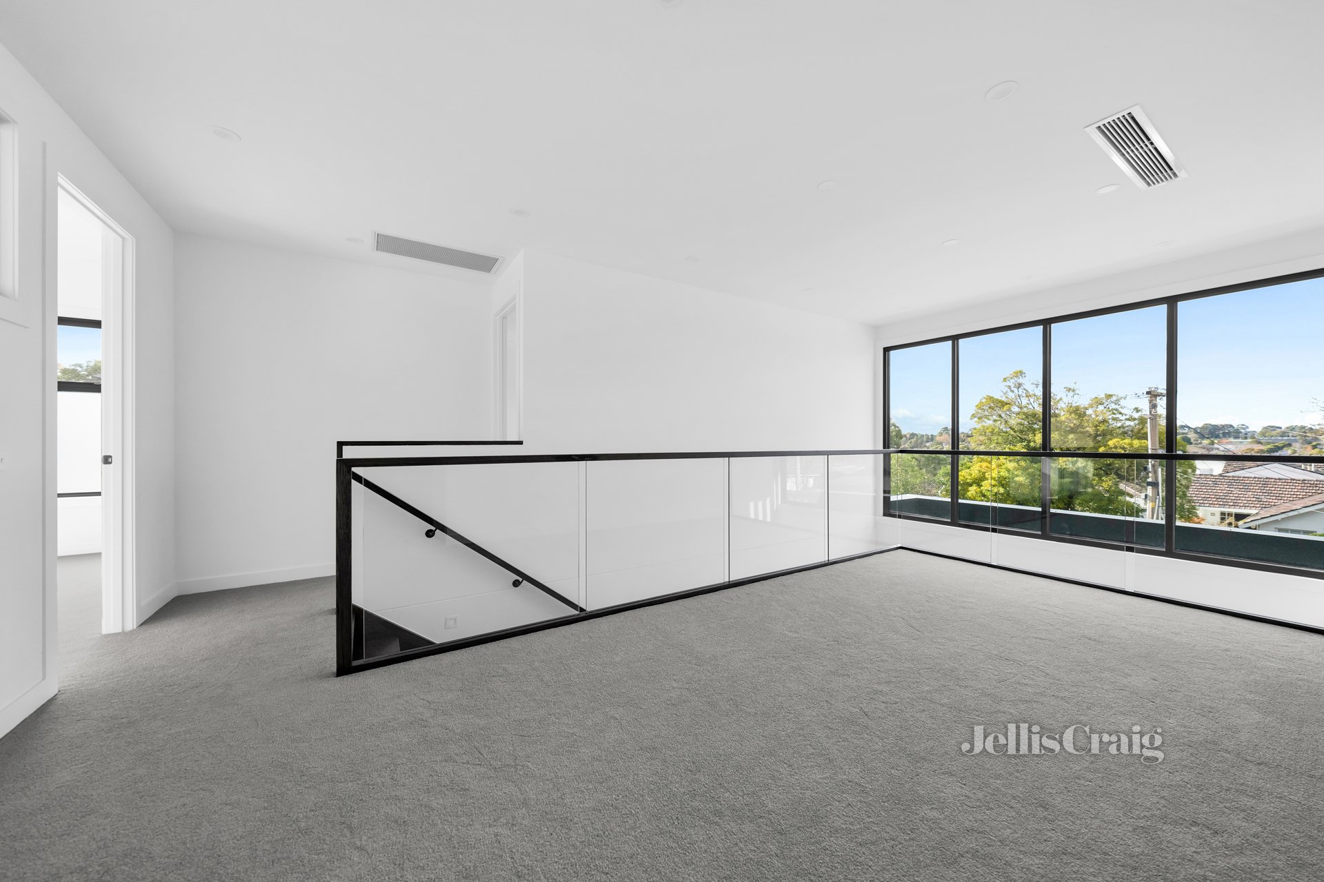 1/21 Inverell Avenue, Mount Waverley image 4