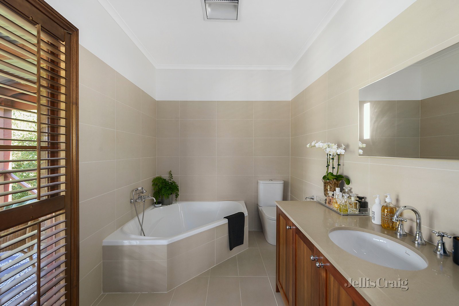 121 Landscape Drive, Doncaster East image 9