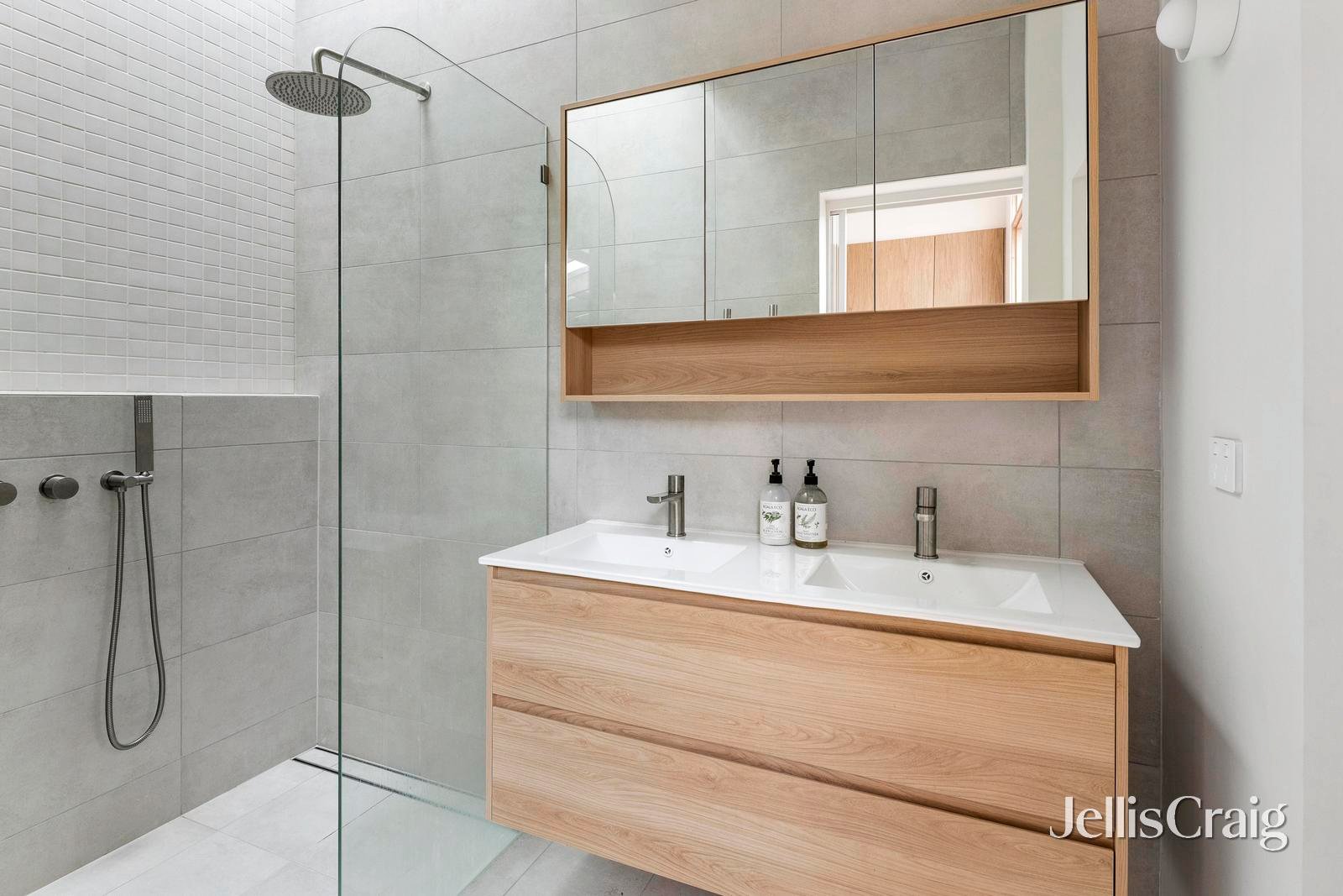 121 Male Street, Brighton image 4