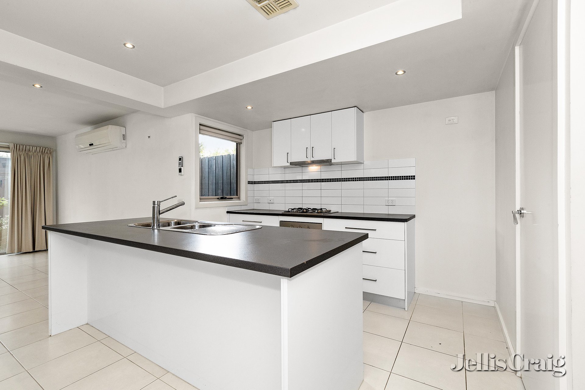 121 Melbourne Road, Brown&nbsp;Hill image 3