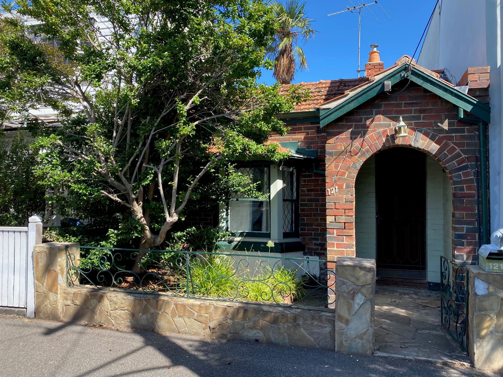 121 Napier Street, South Melbourne, VIC, 3205 RT Edgar