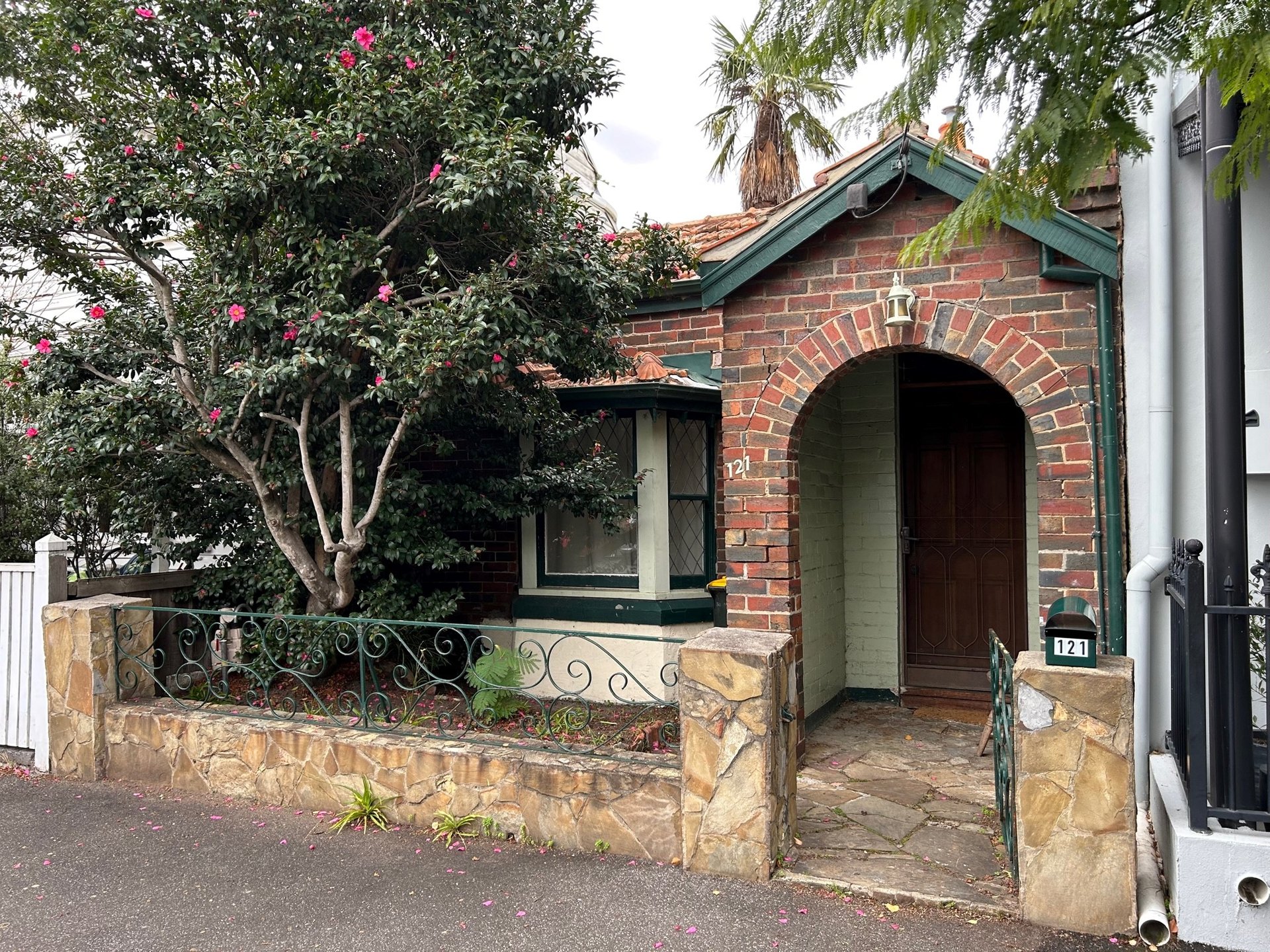 121 Napier Street, South Melbourne, VIC, 3205 RT Edgar
