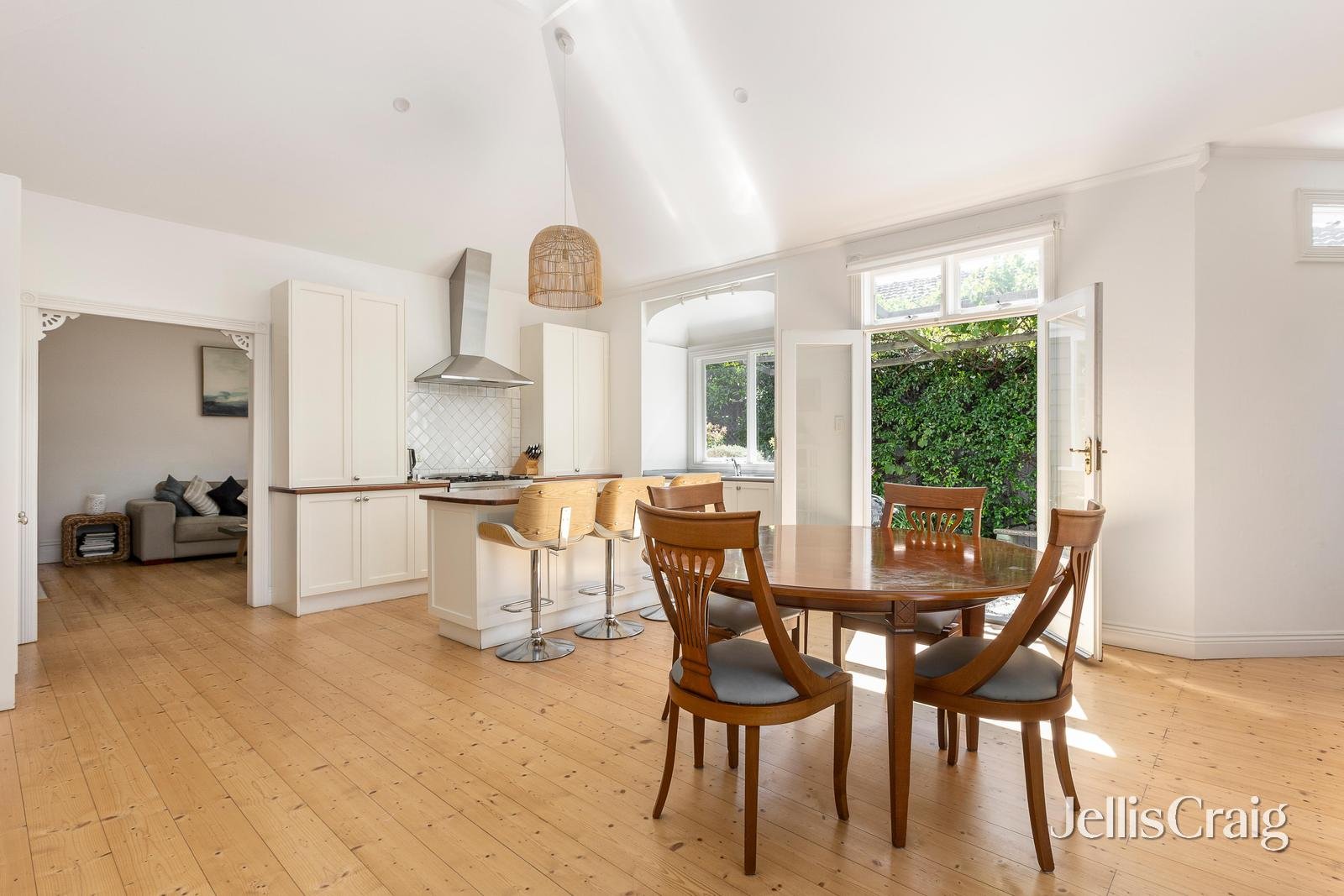 121 North Road, Newport image 6