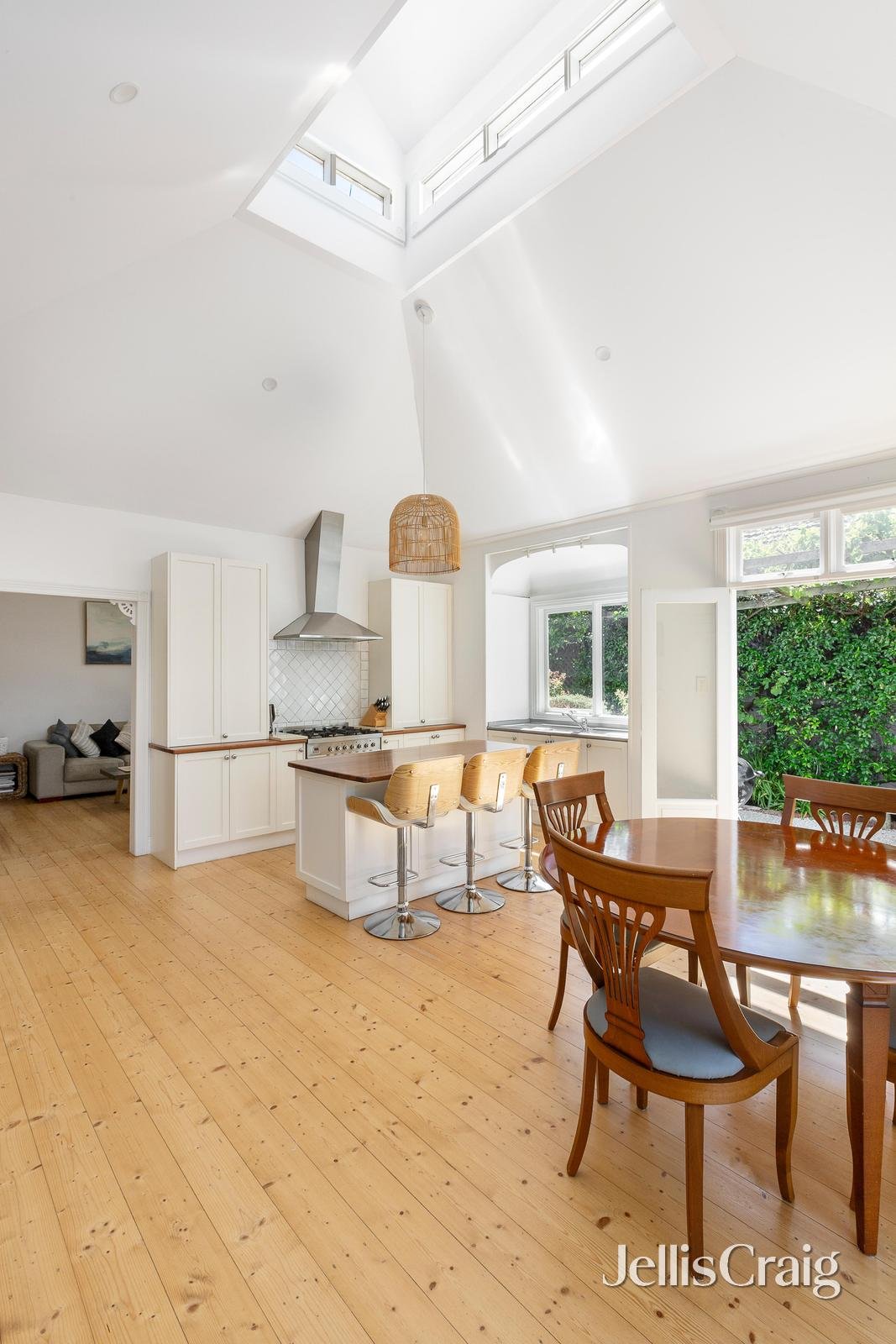 121 North Road, Newport image 7