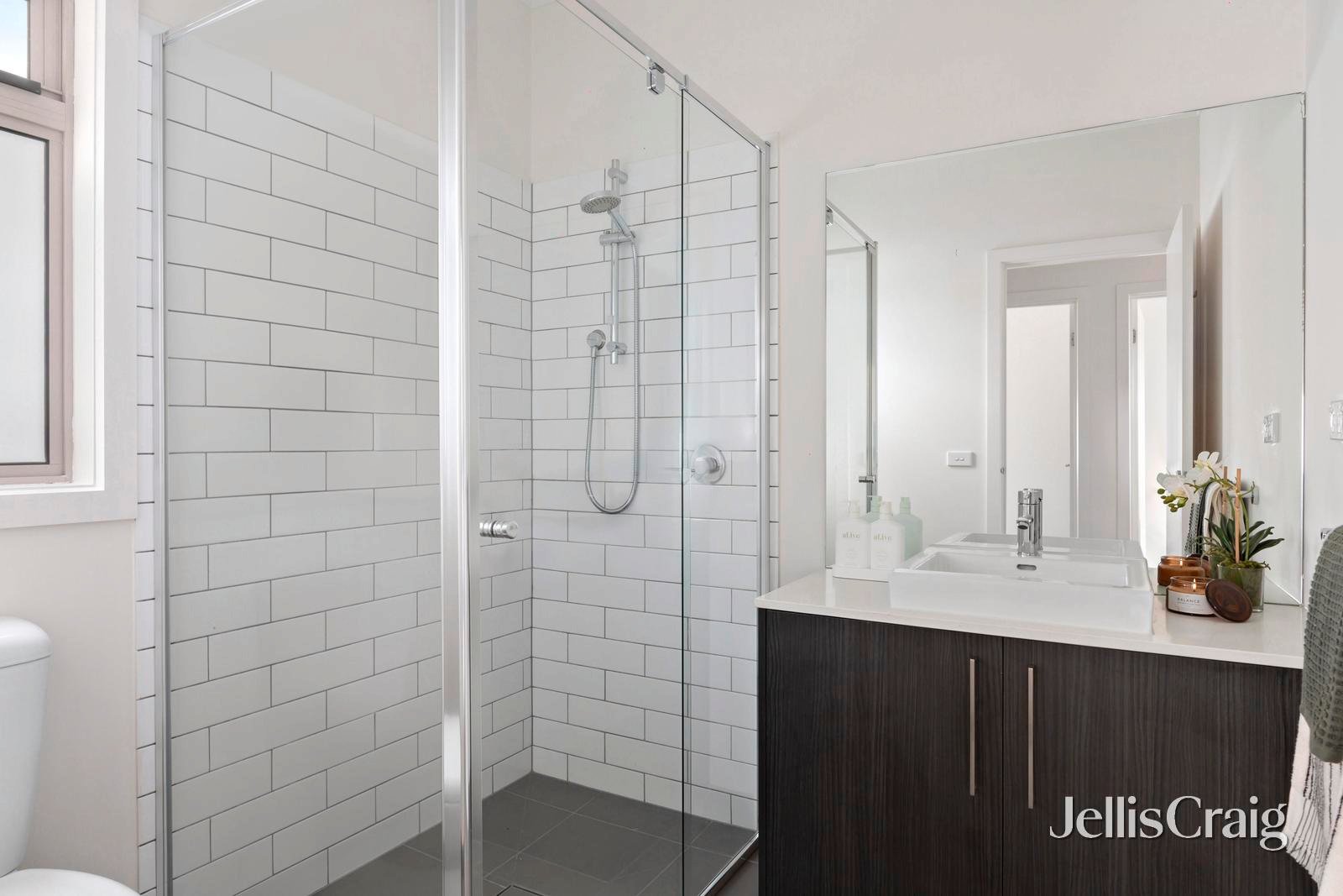 1/21 Riviera Road, Avondale&nbsp;Heights image 7