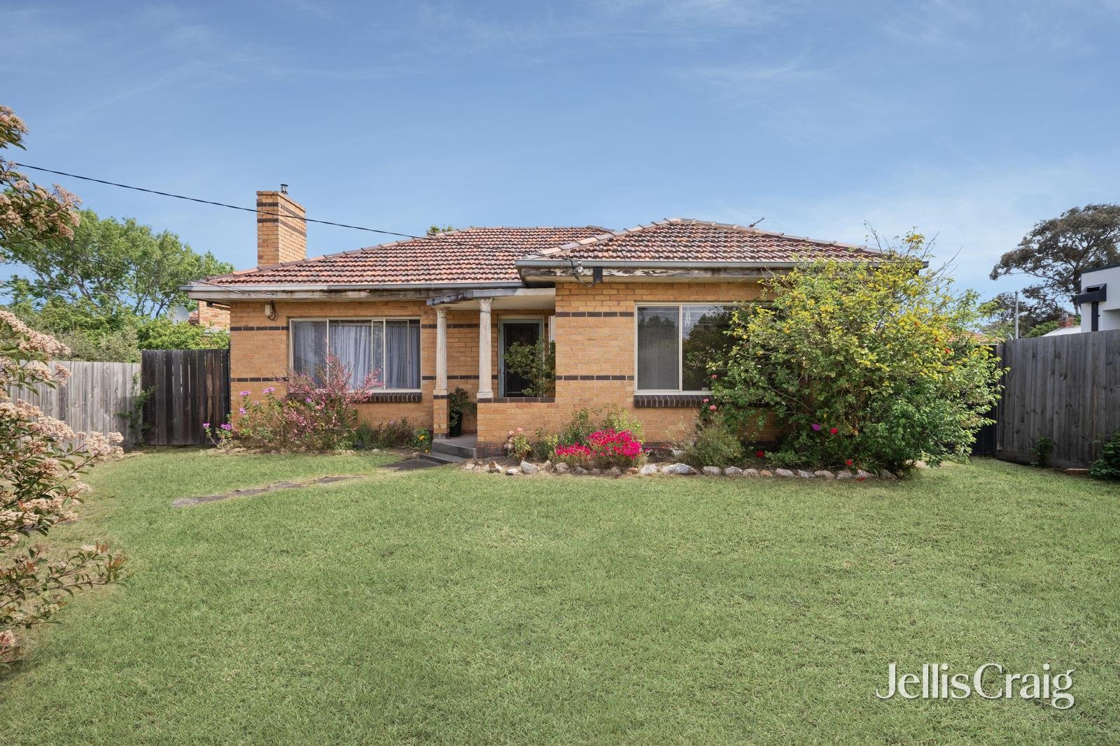 121 Warrigal Road, Mentone image 1
