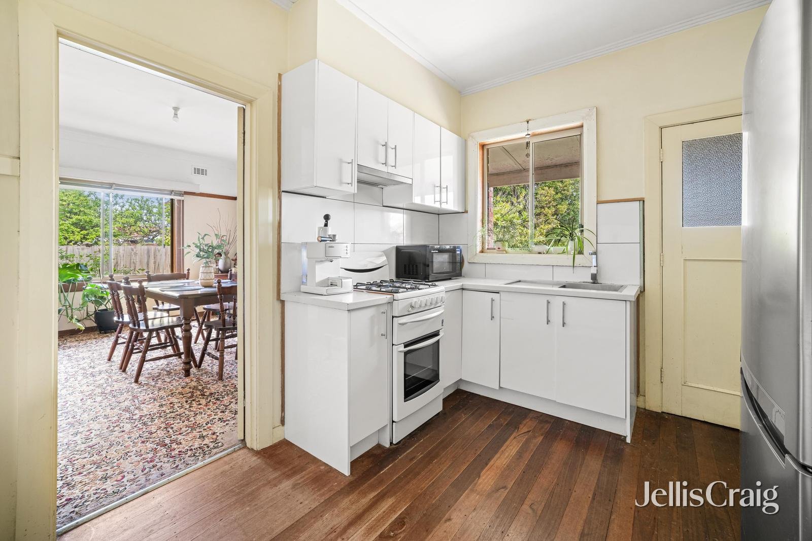 121 Warrigal Road, Mentone image 5