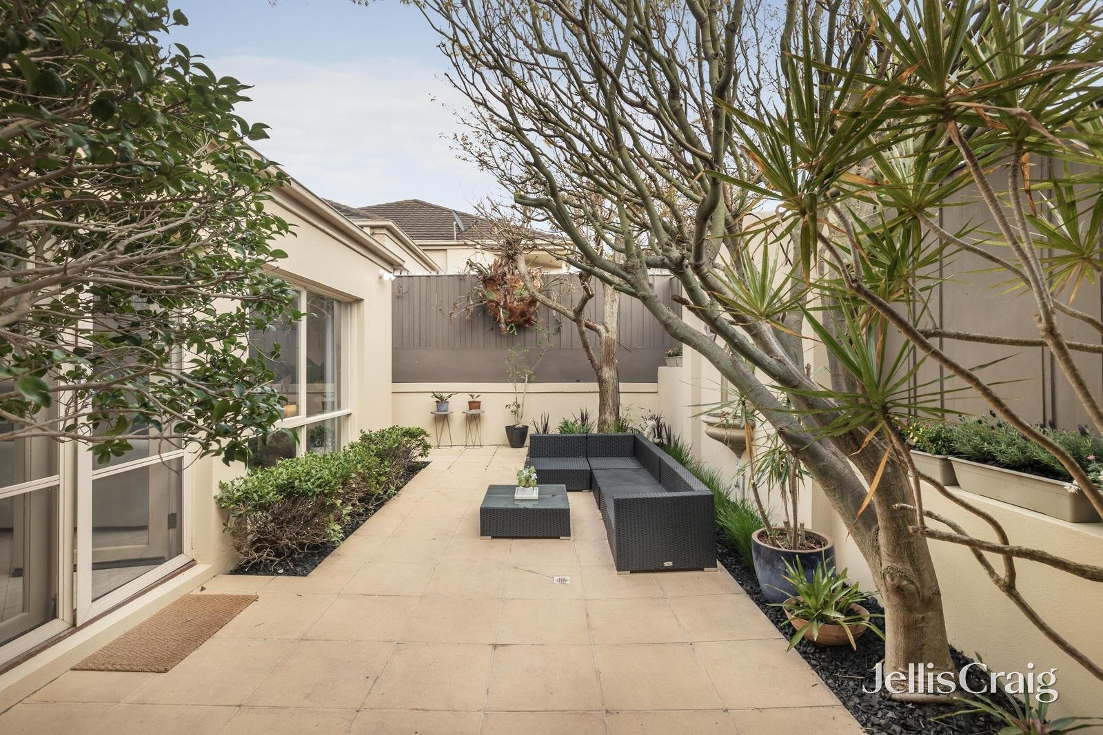 1/21 Weir Street, Balwyn image 9
