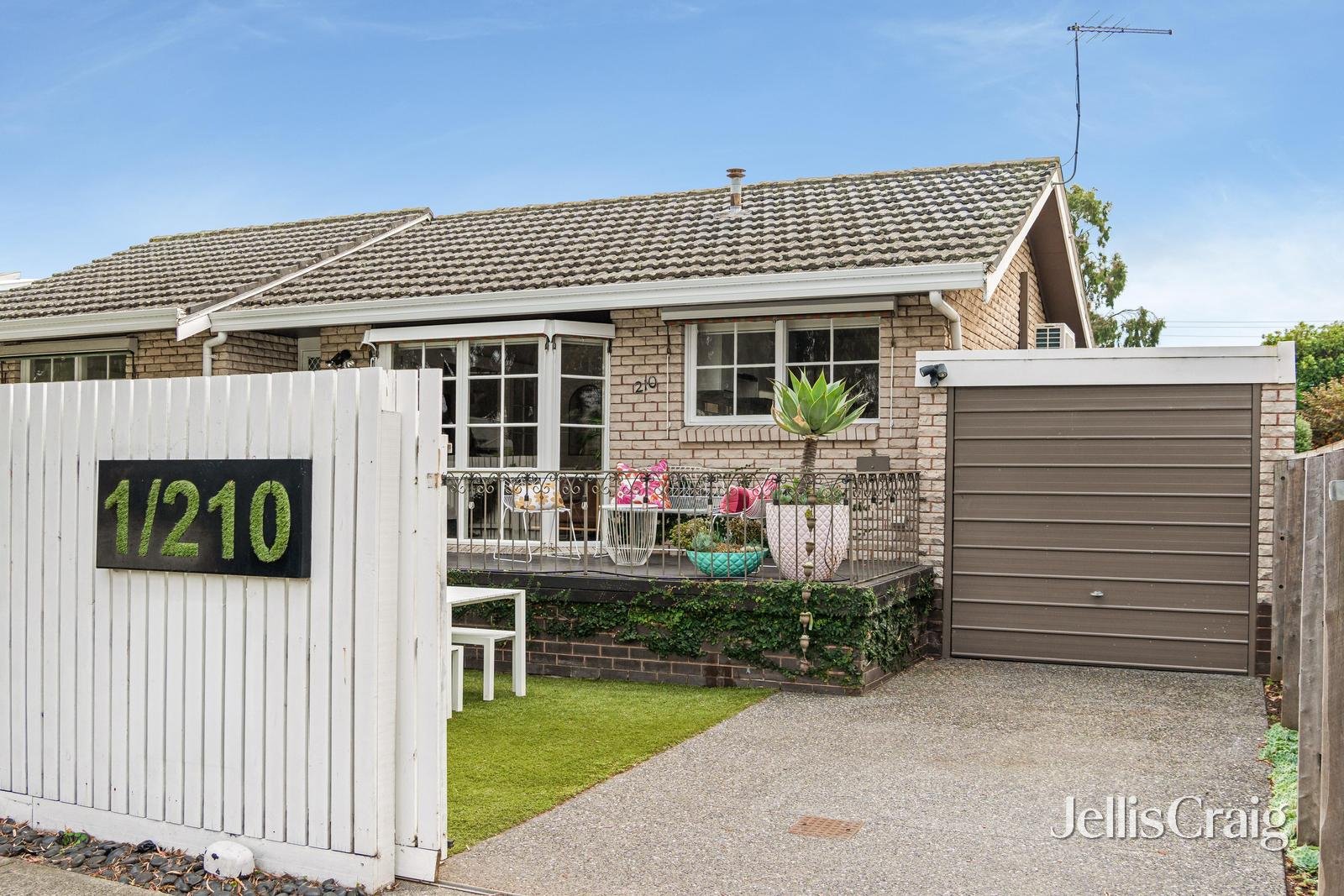 1/210 Balcombe Road, Mentone image 1
