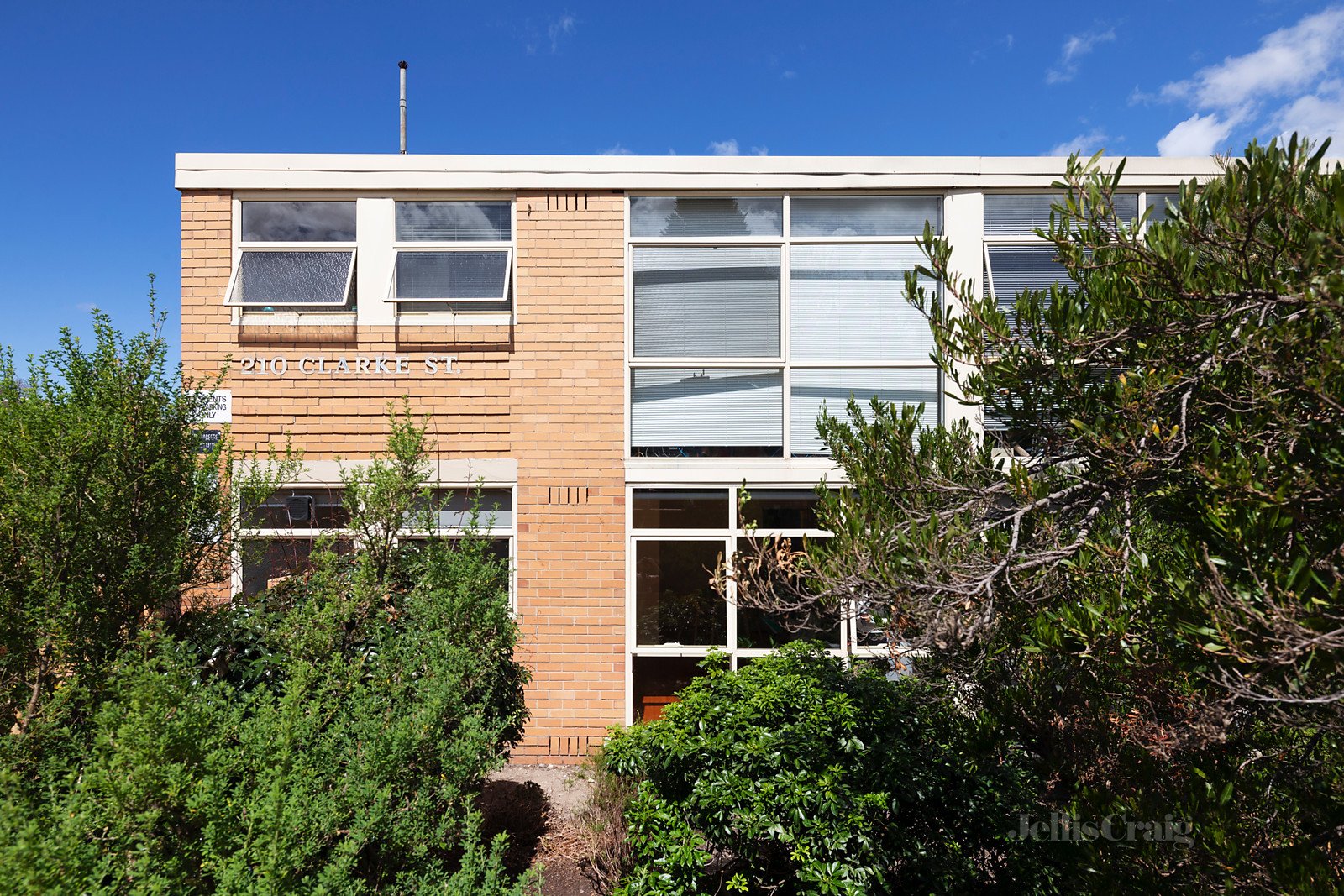 1/210 Clarke Street, Northcote image 2