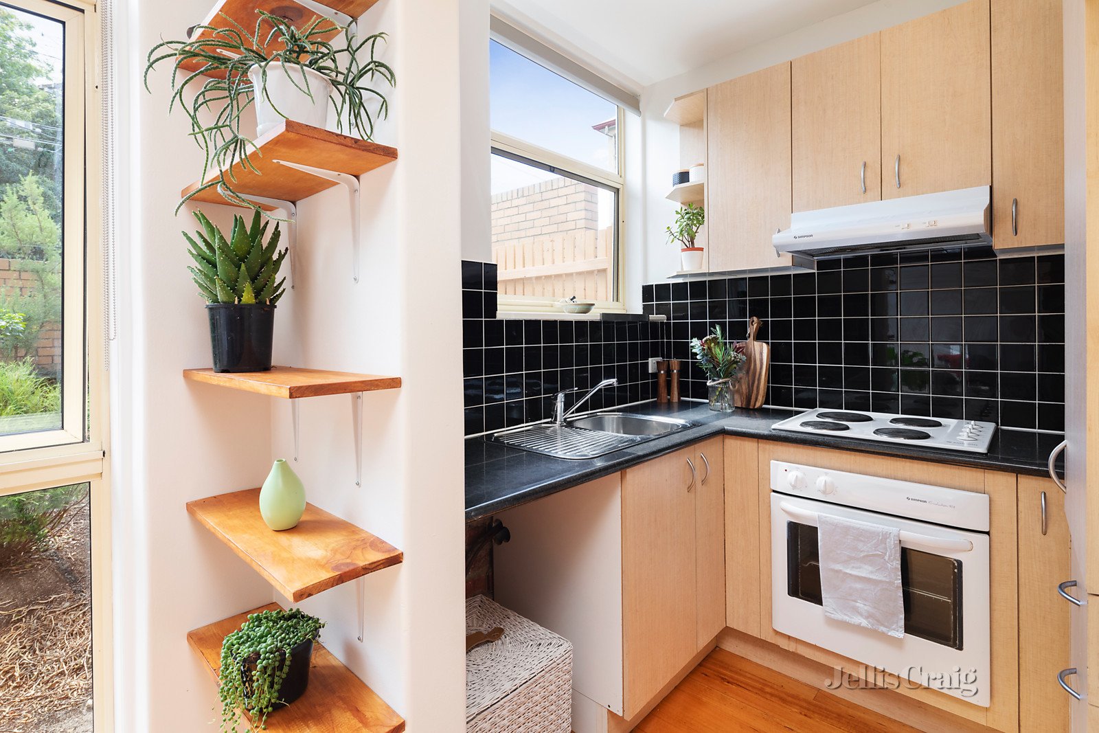 1/210 Clarke Street, Northcote image 5