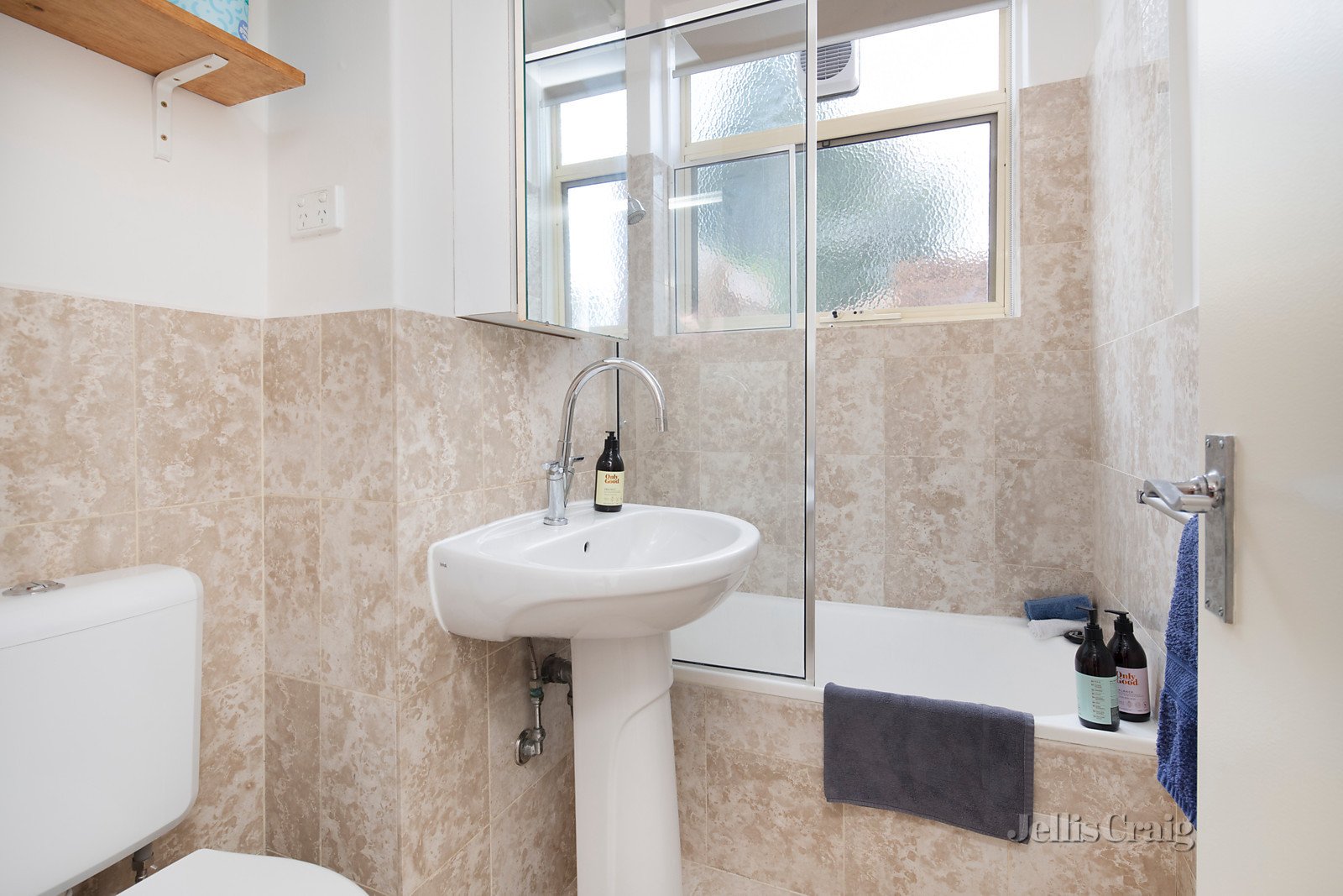 1/210 Clarke Street, Northcote image 8