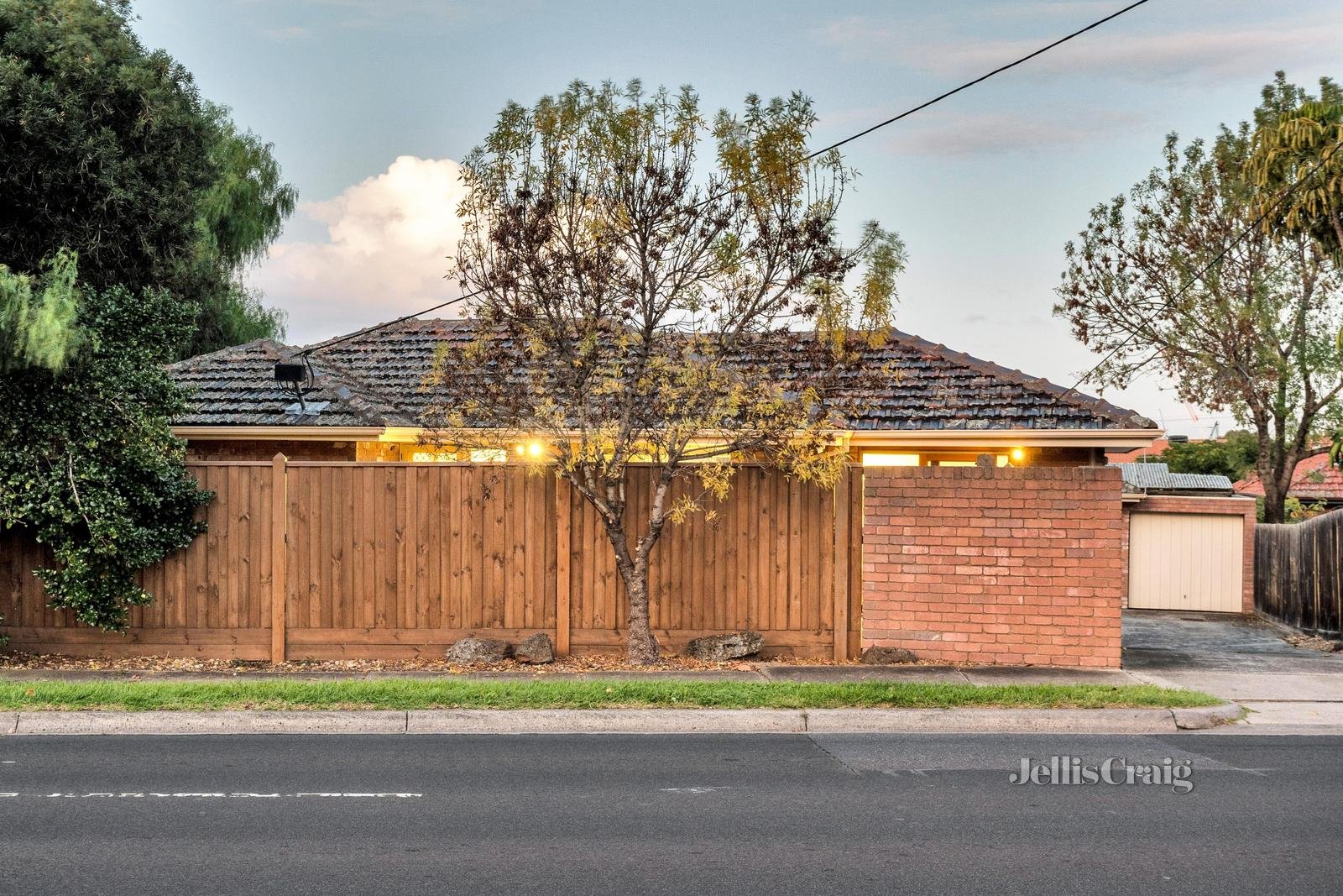 1/210 Pascoe Vale Road, Essendon image 15