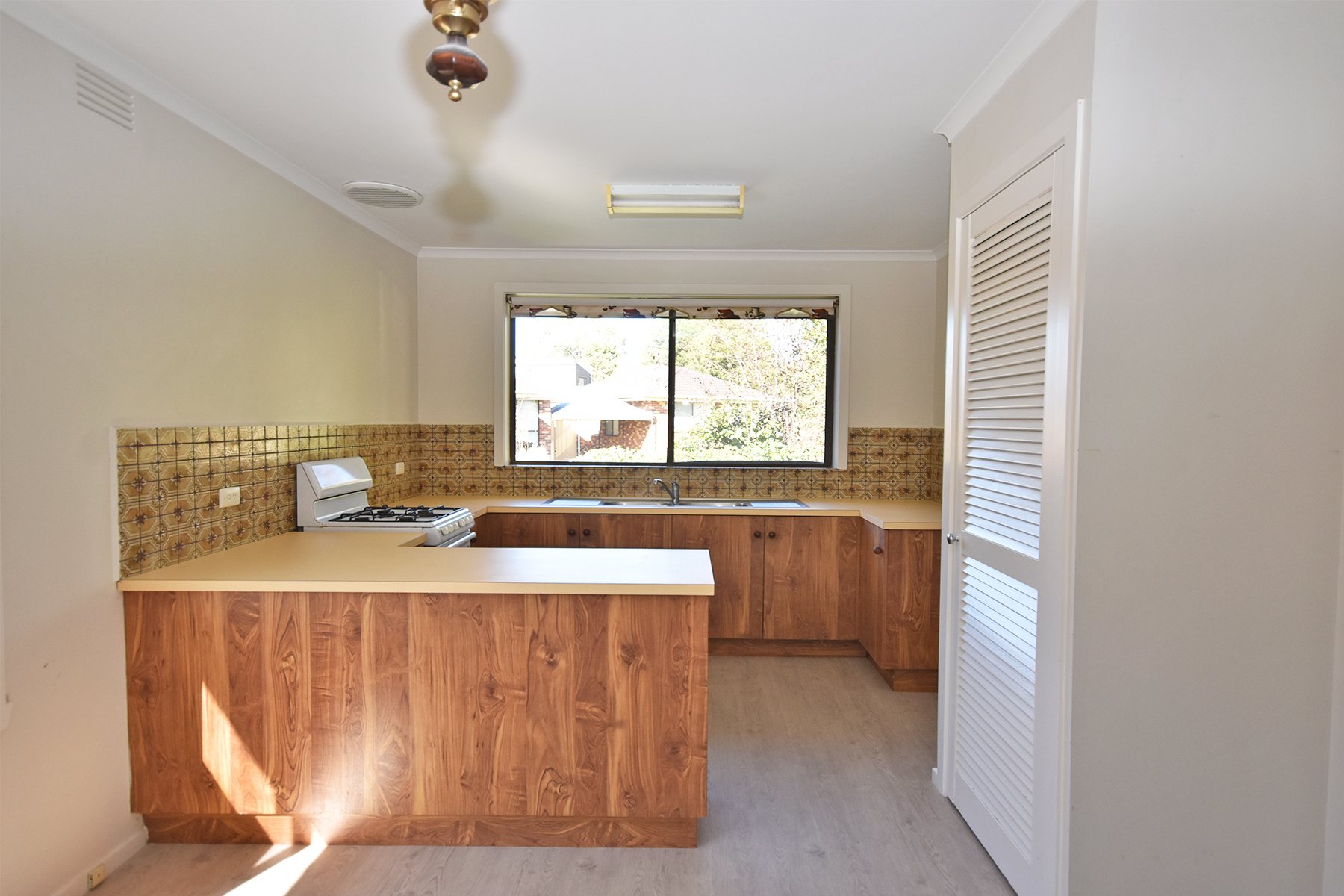 12/104 Sherlock Road, Mooroolbark image 4