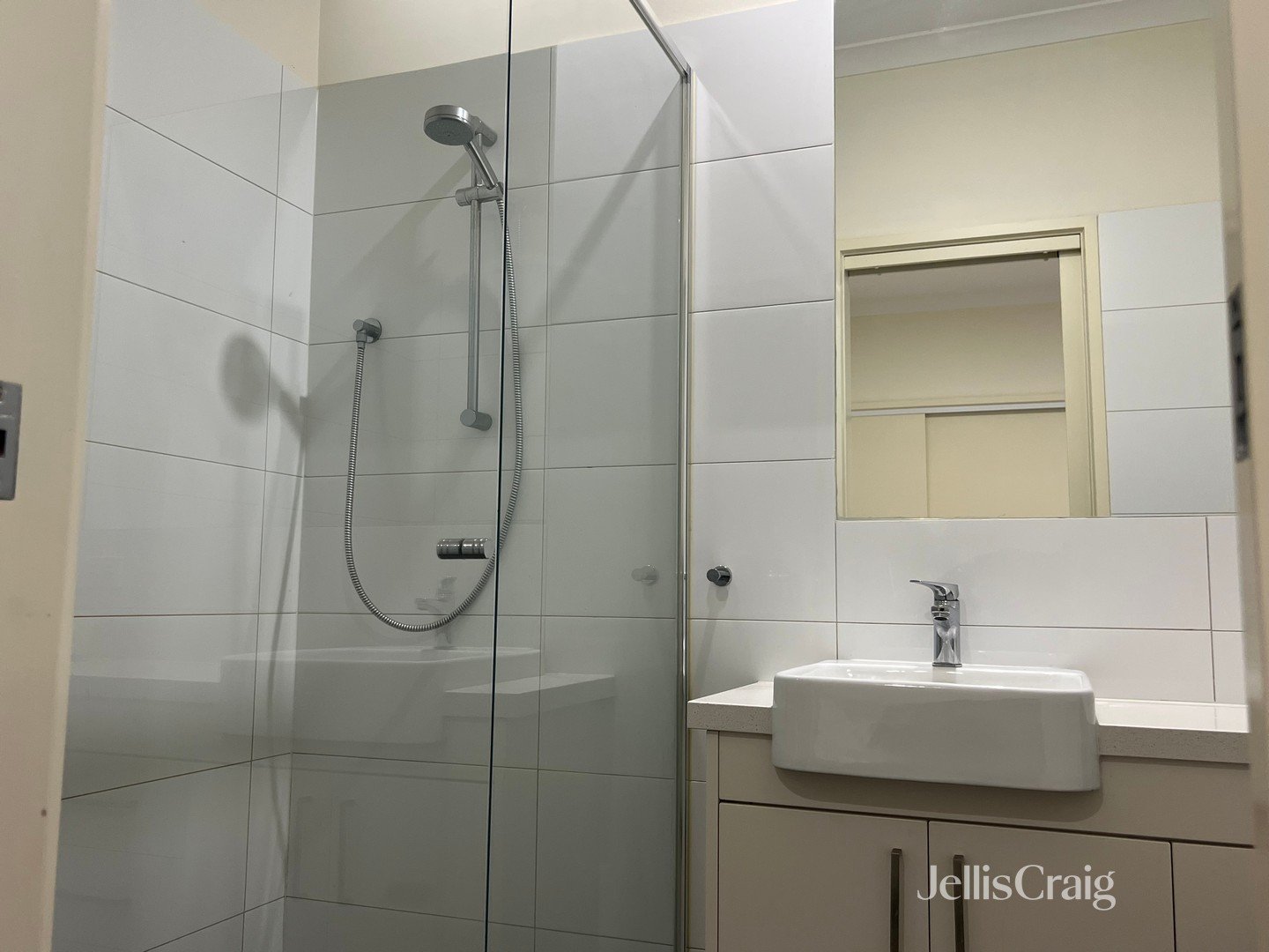 12/11-15 Basil Street, Newport image 8