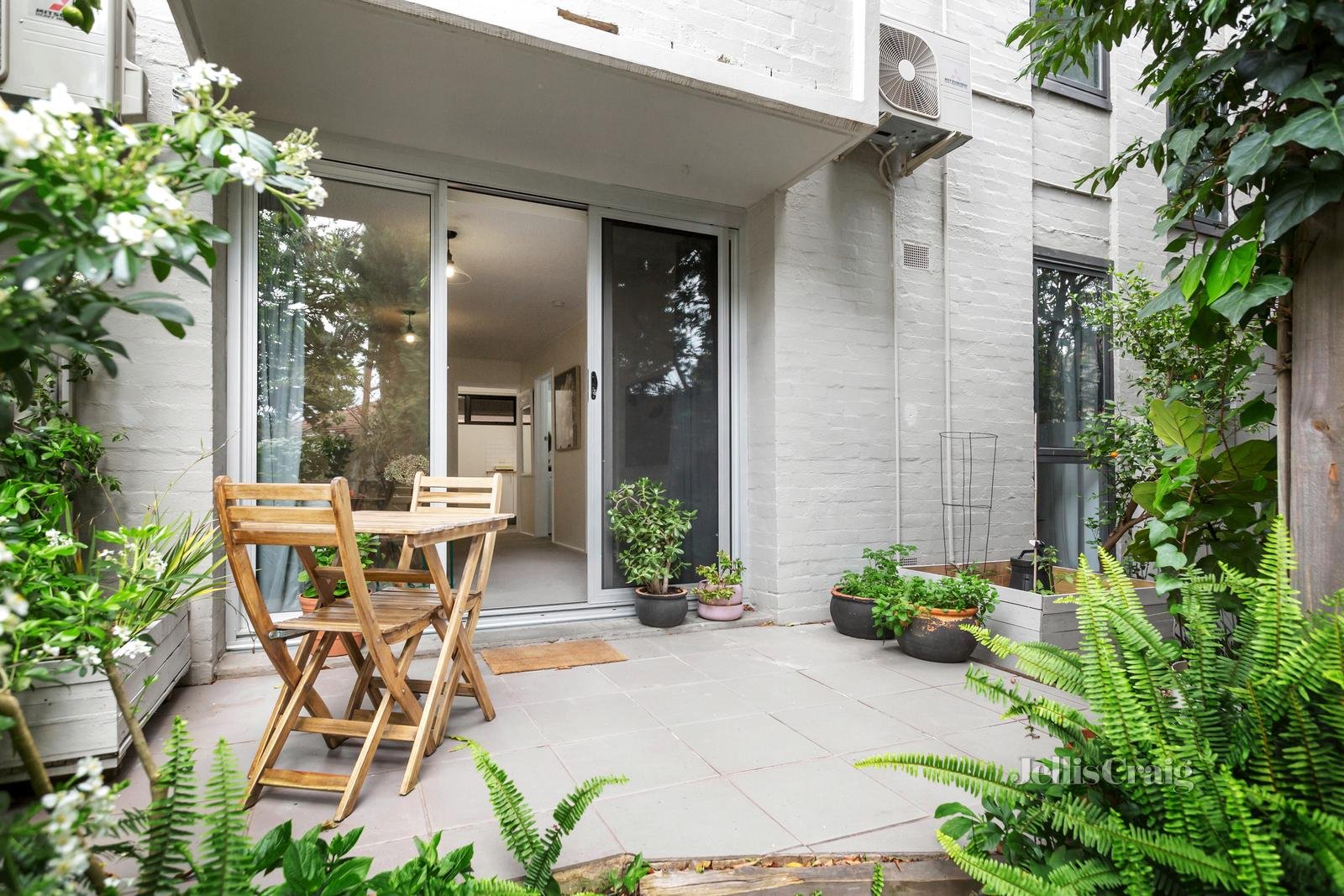 12/110 Caroline Street, South Yarra image 1