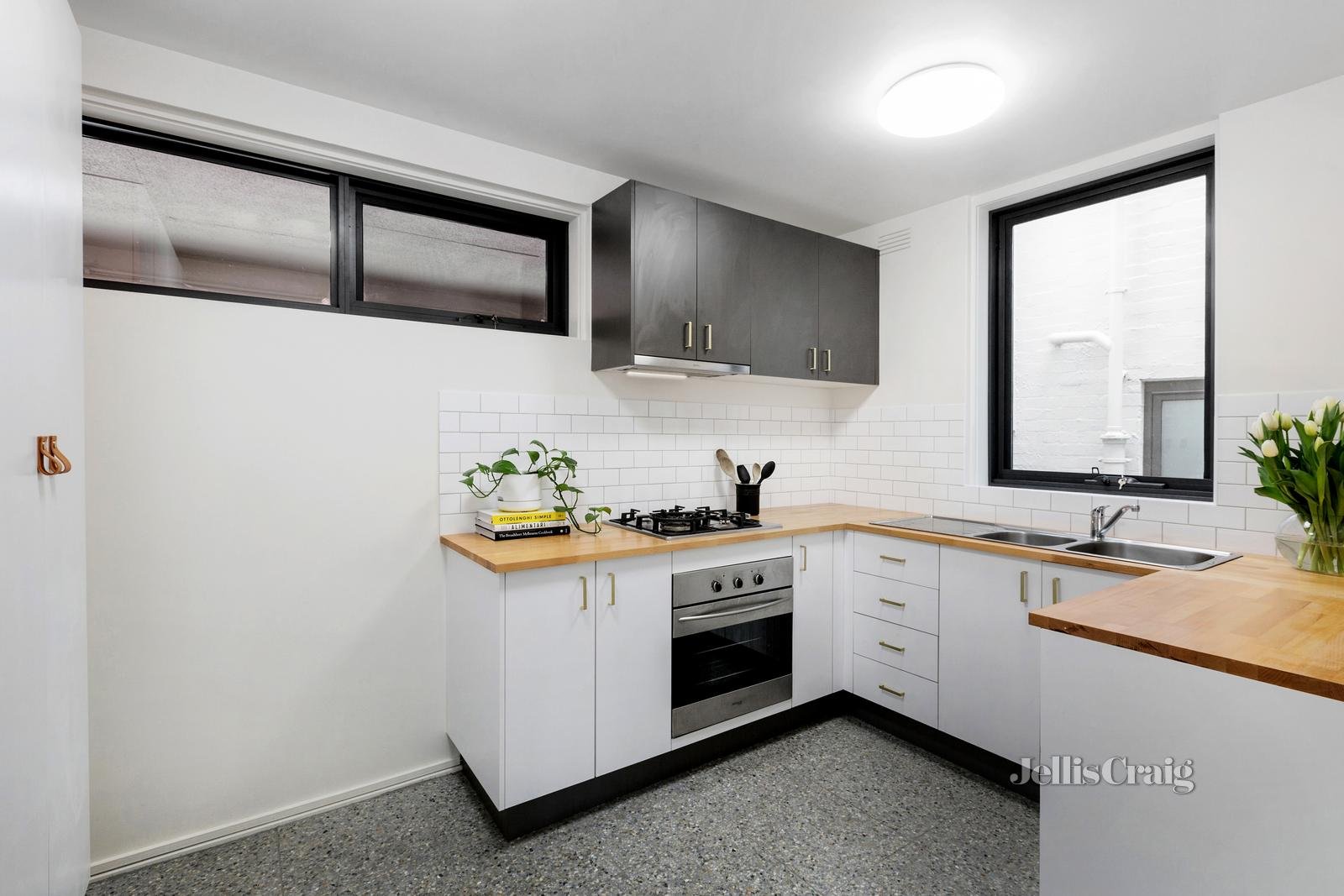 12/110 Caroline Street, South Yarra image 7