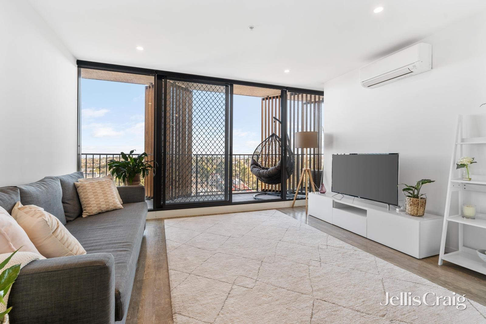 1211/39 Kingsway, Glen Waverley image 1