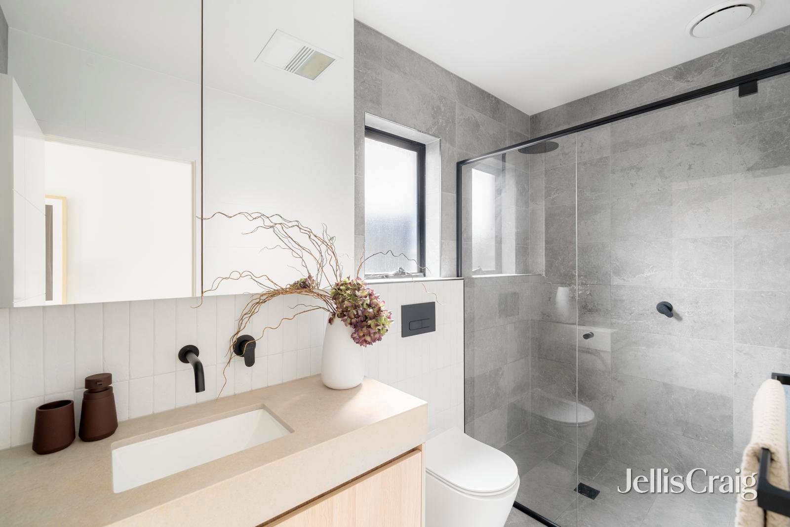 1/212 Arthur Street, Fairfield image 8
