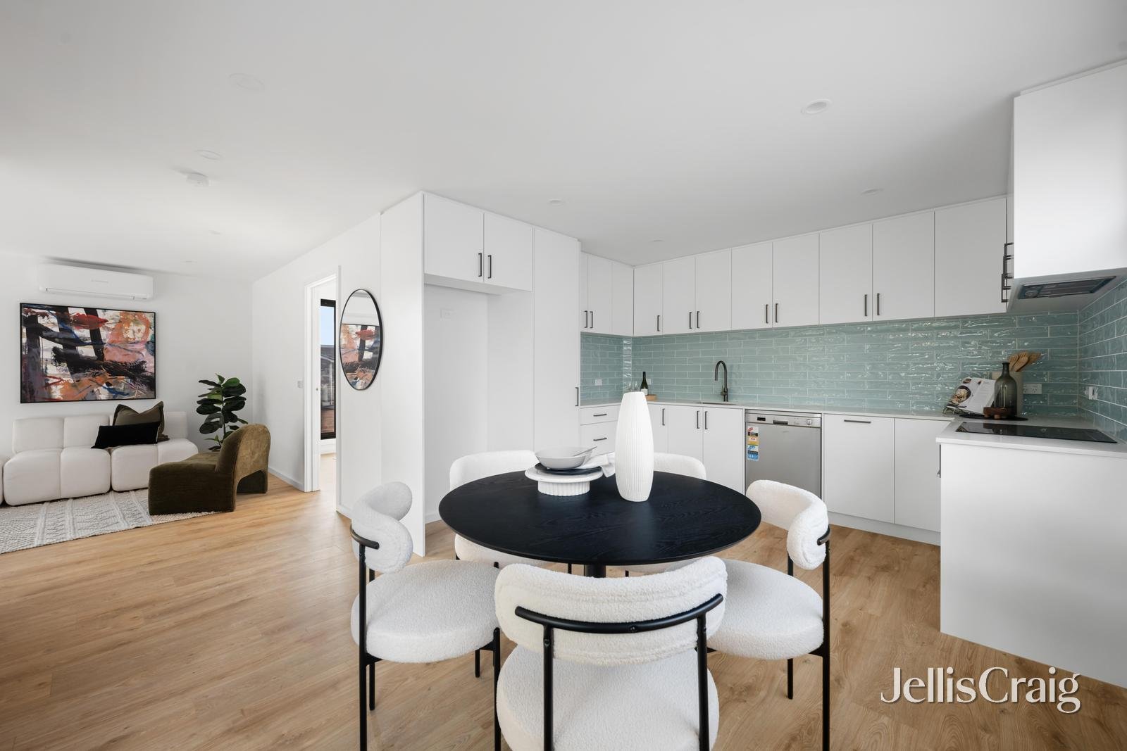 1/212 Barkly Street, Brunswick image 4