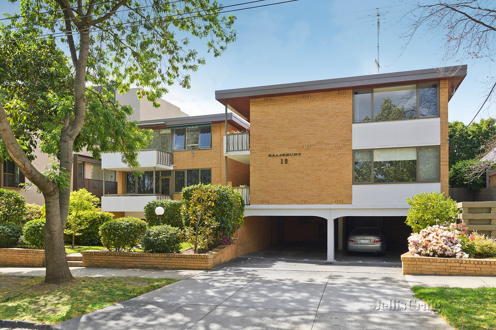 12/12 Woorigoleen Road, Toorak image 1