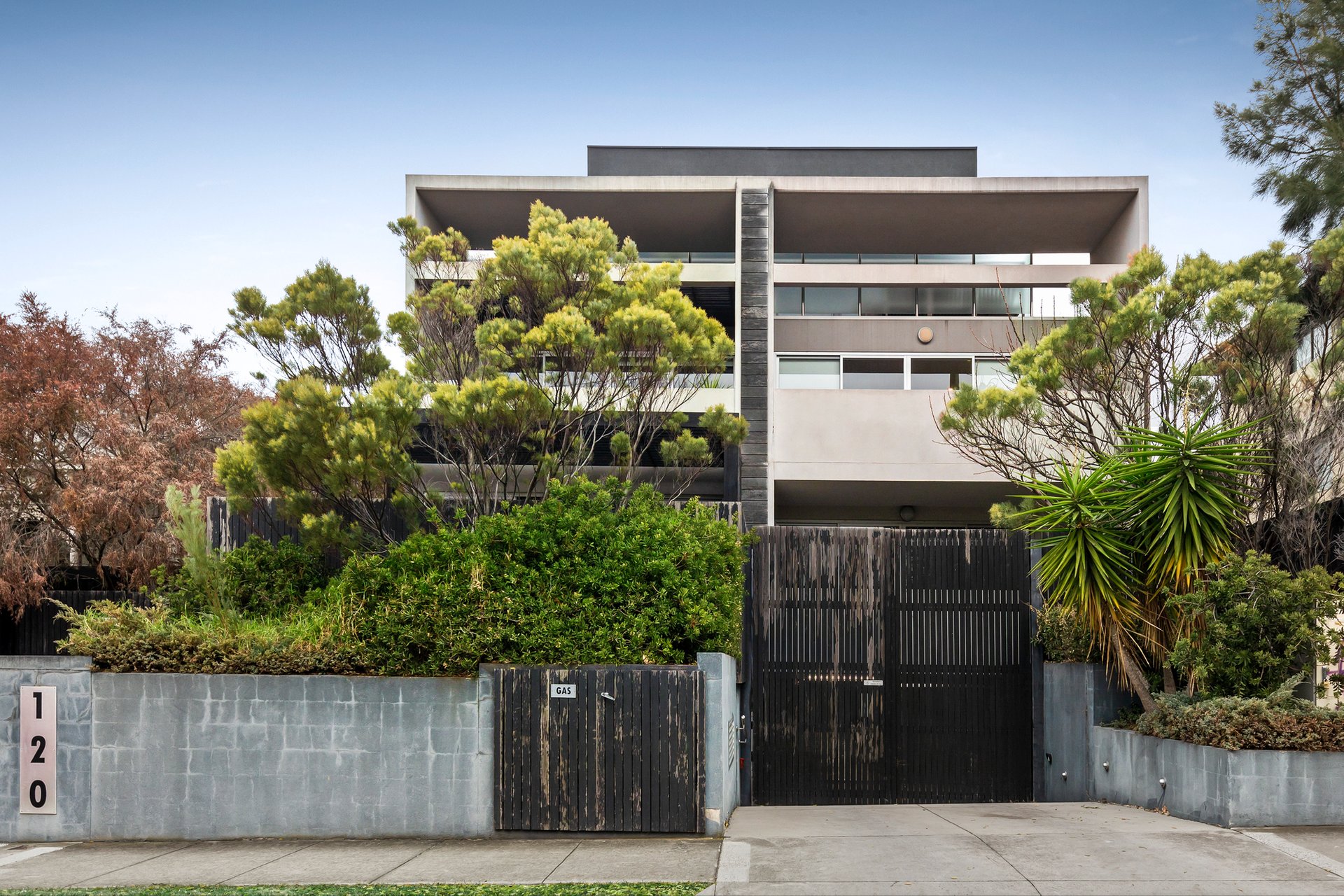 Property Gallery Thumbnail 11