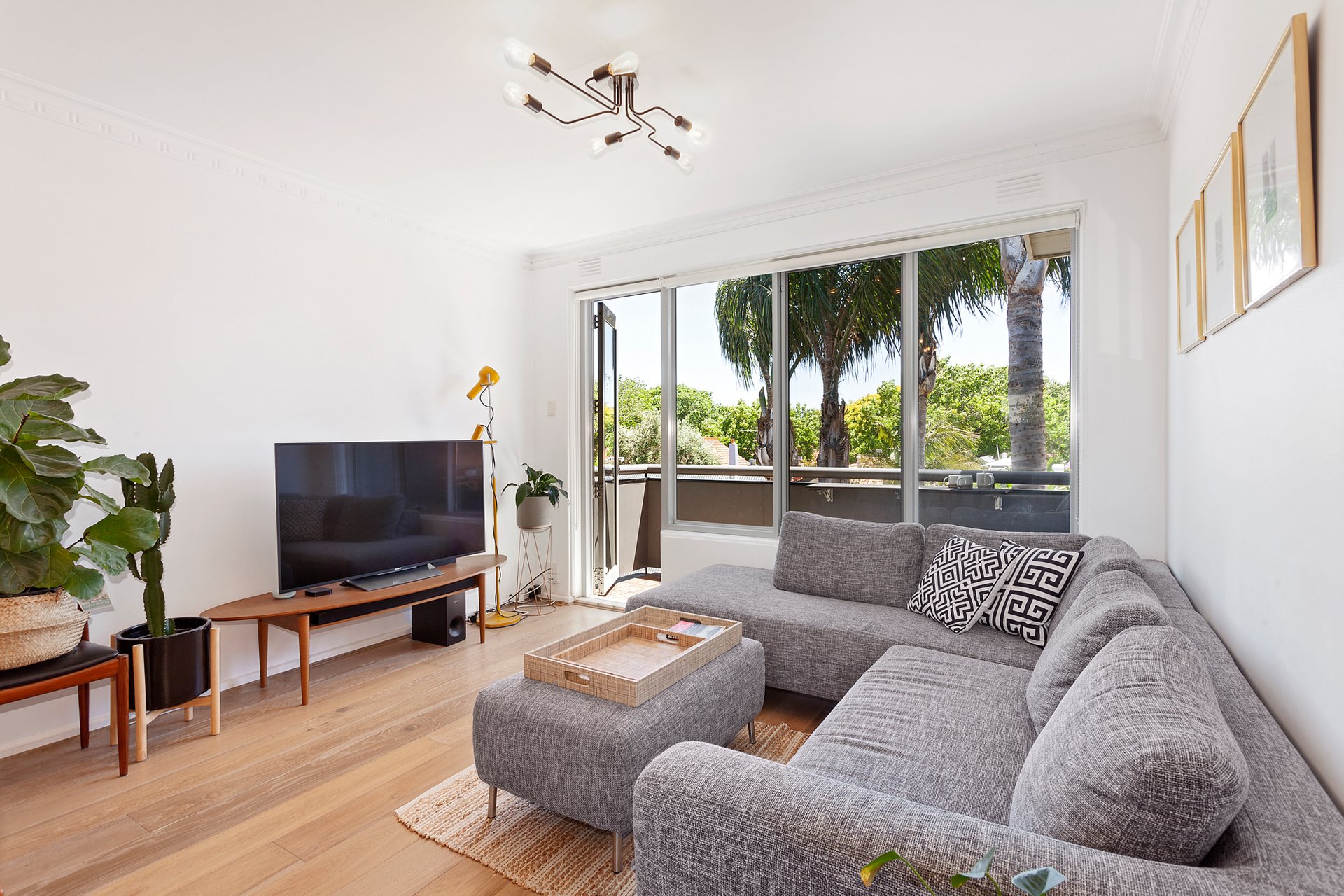 Property Gallery - Main Image
