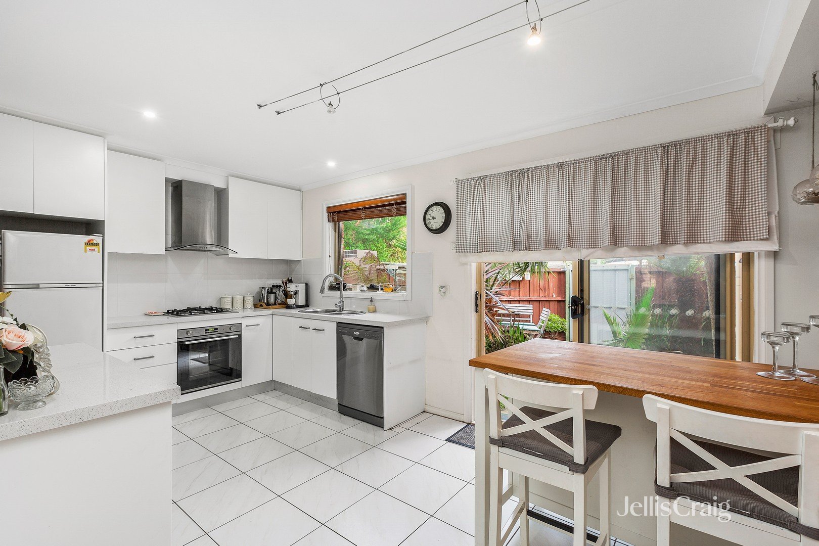 1/214 Queen Street, Altona image 4