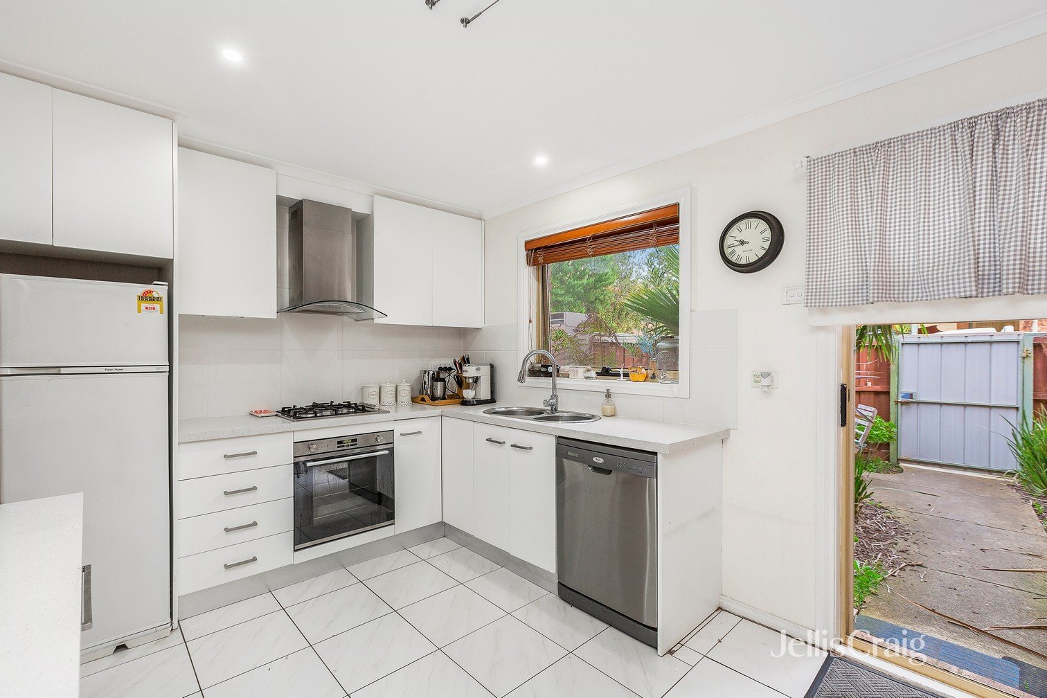 1/214 Queen Street, Altona image 3