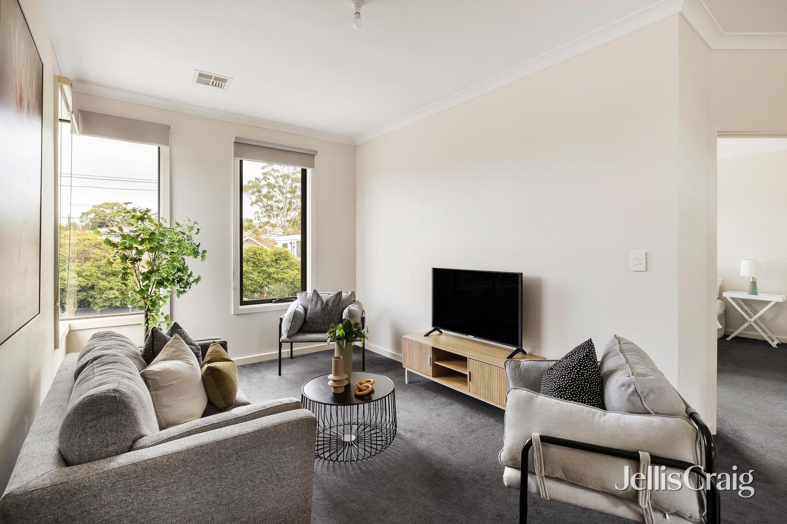 1/214A Wattle Valley Road, Camberwell image 5