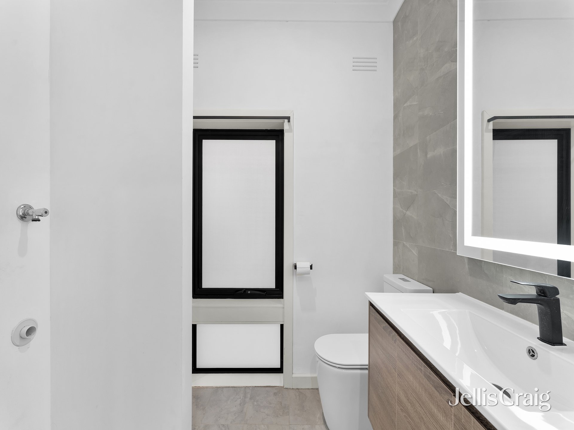 1/215 High Street Road, Ashwood image 5
