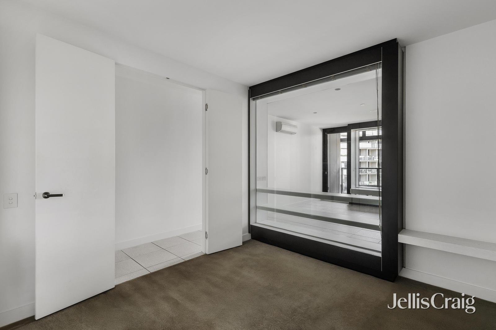 1215/14 Claremont Street, South&nbsp;Yarra image 3