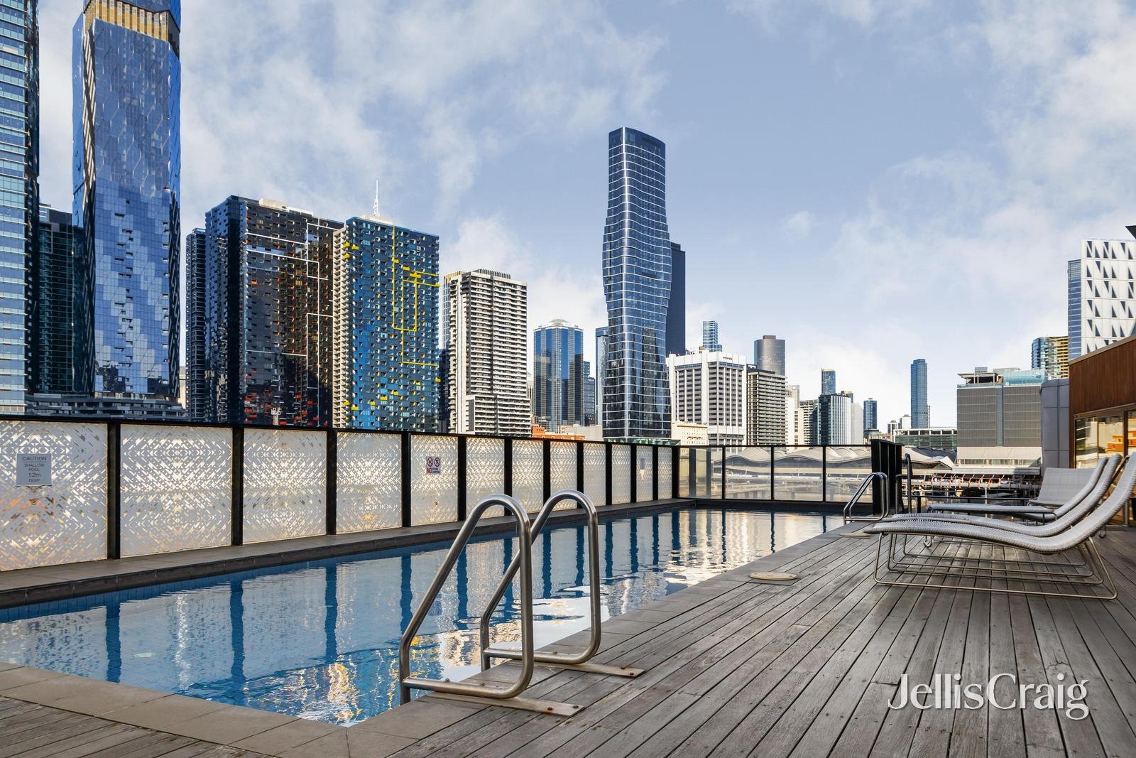 1215/677 La Trobe Street, Docklands image 8