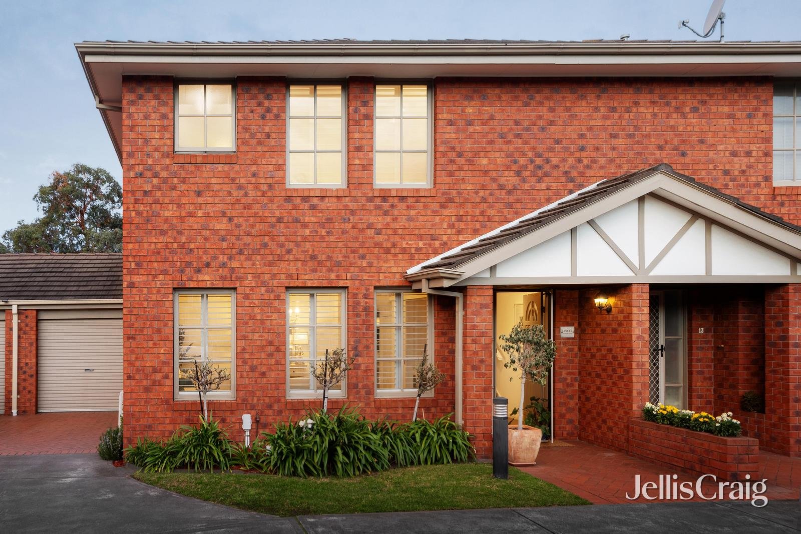 12/15A Wattle Grove, Mckinnon image 1