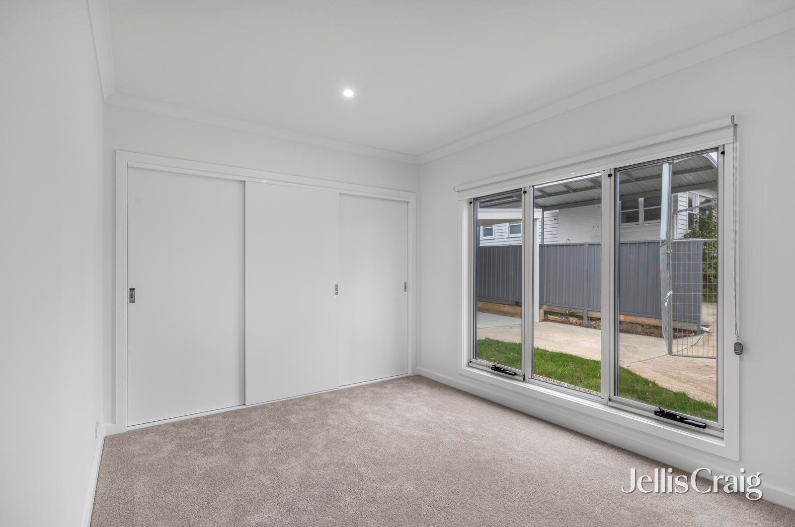 1/215a York St East, Ballarat&nbsp;East image 2