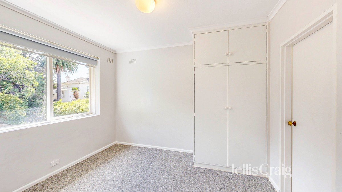 12/16 Normanby St, Windsor image 5