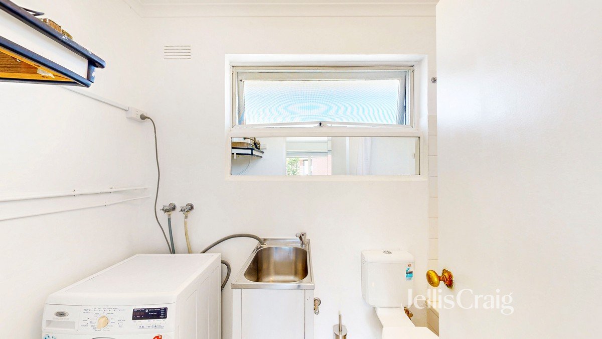 12/16 Normanby St, Windsor image 7