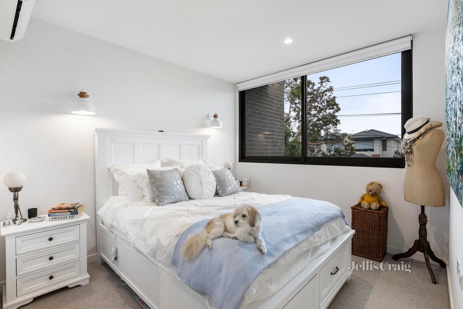 12/17 Loranne Street, Bentleigh image 4