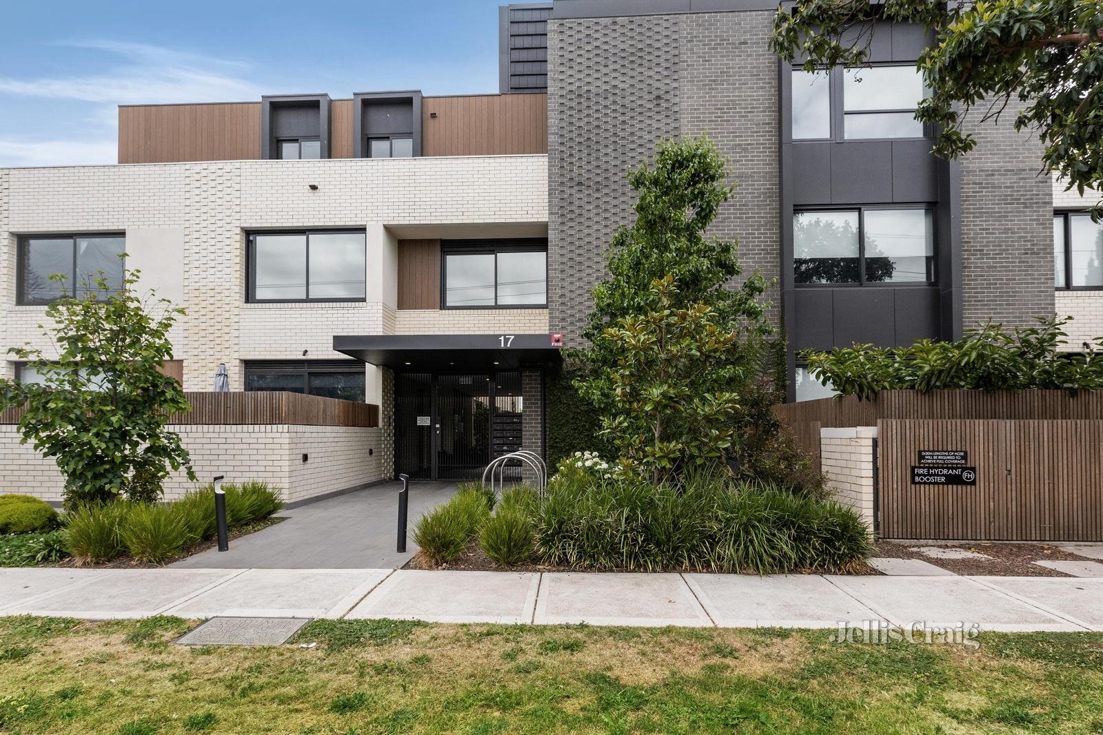 12/17 Loranne Street, Bentleigh image 9