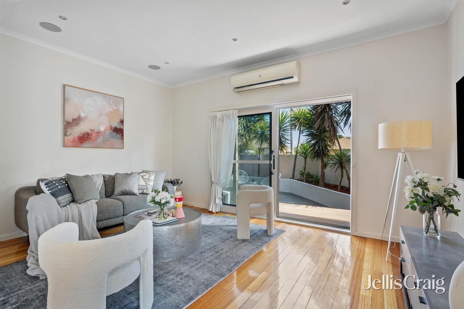 1/218 Warrigal Road, Oakleigh South image 2