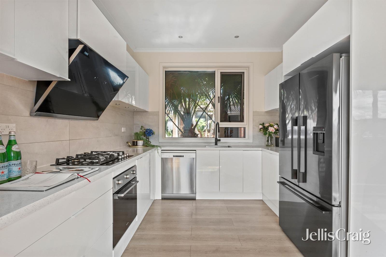 1/218 Warrigal Road, Oakleigh South image 4