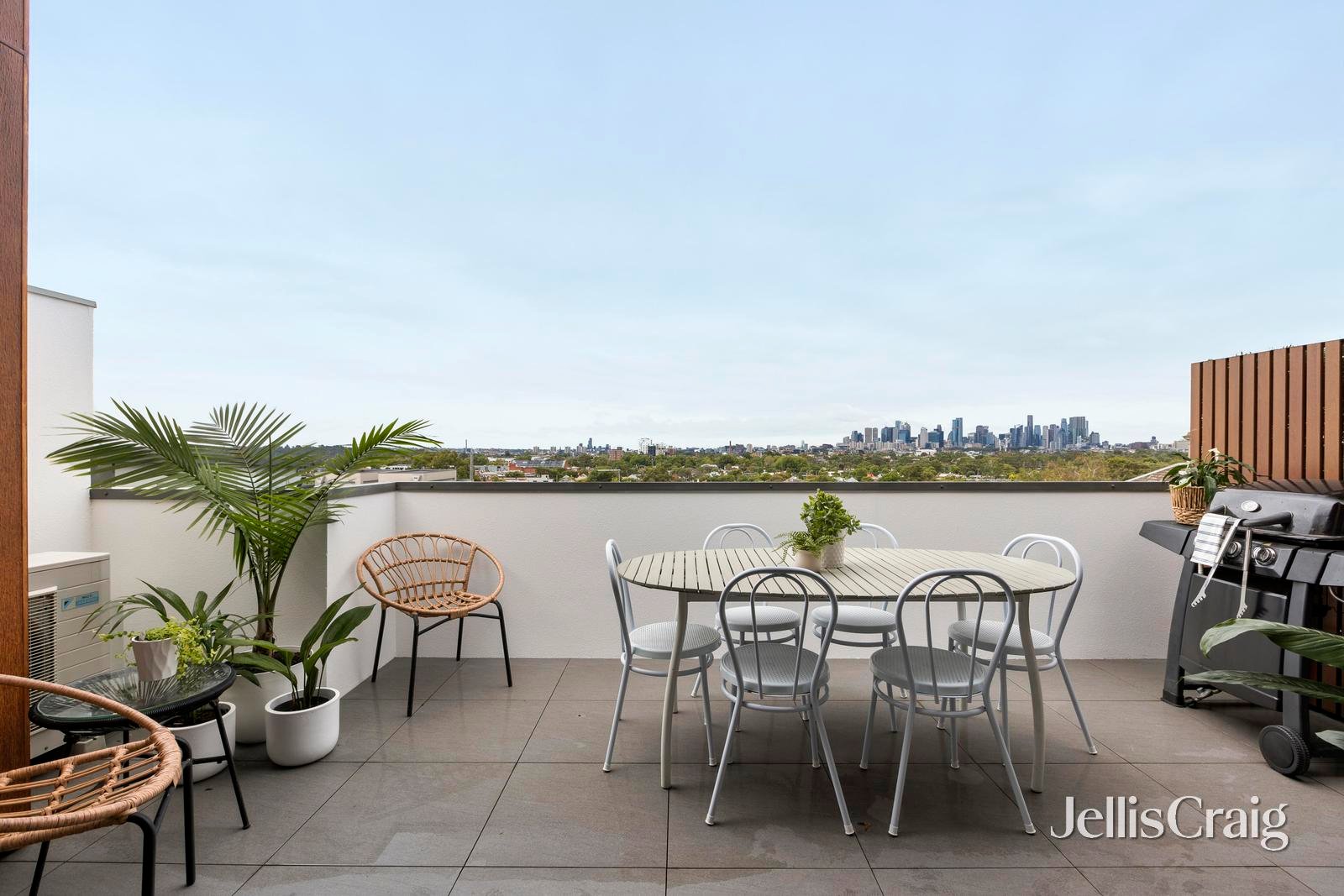 12/1A Campbell Grove, Northcote image 2