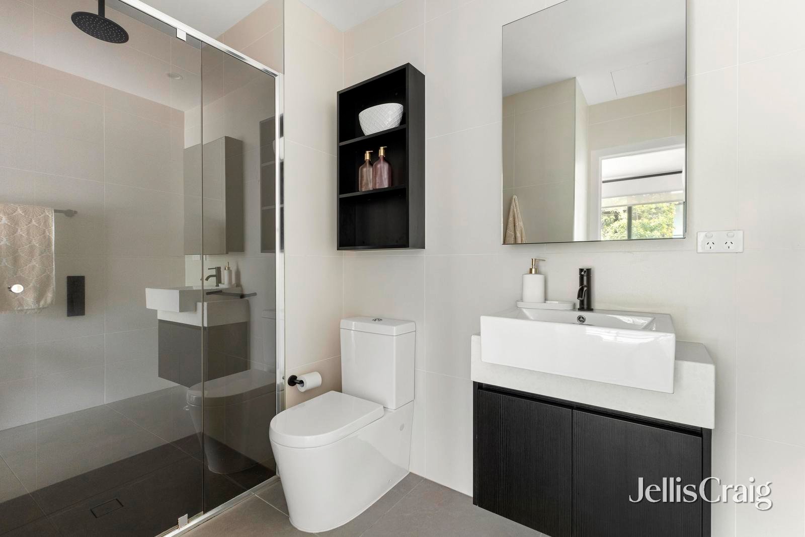 12/1A Campbell Grove, Northcote image 5