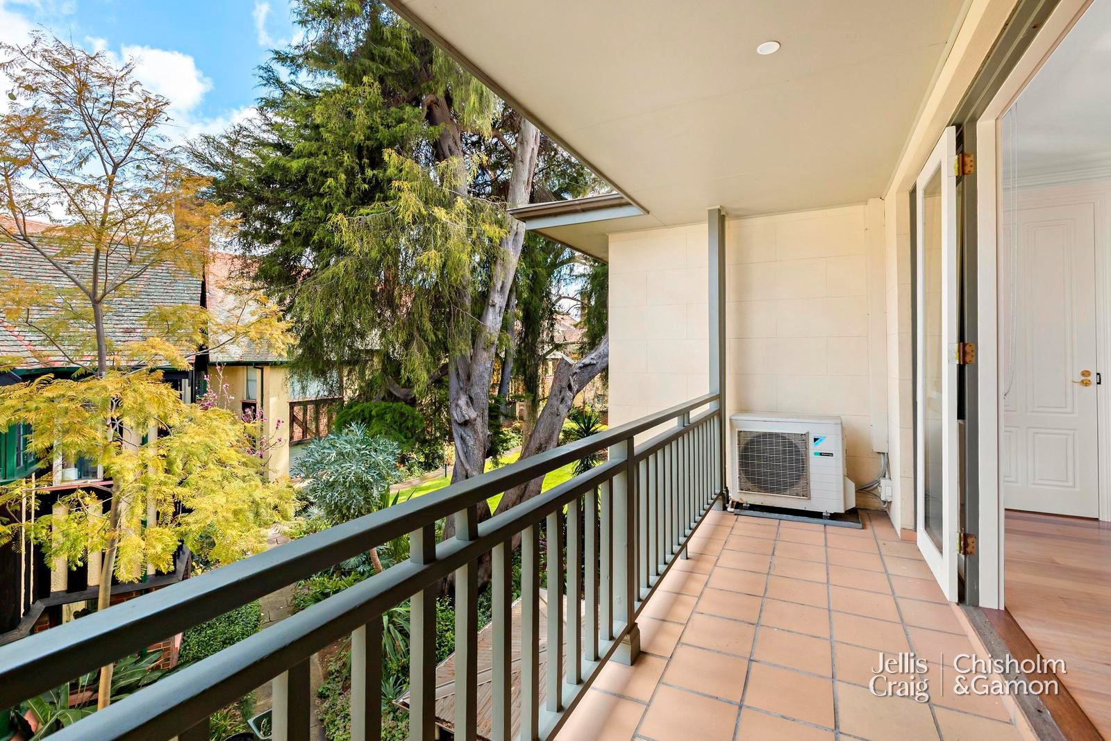 12/1a Hartpury Avenue, Elwood image 3