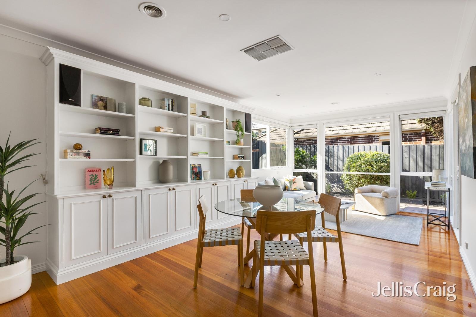 121a Through Road, Camberwell image 3